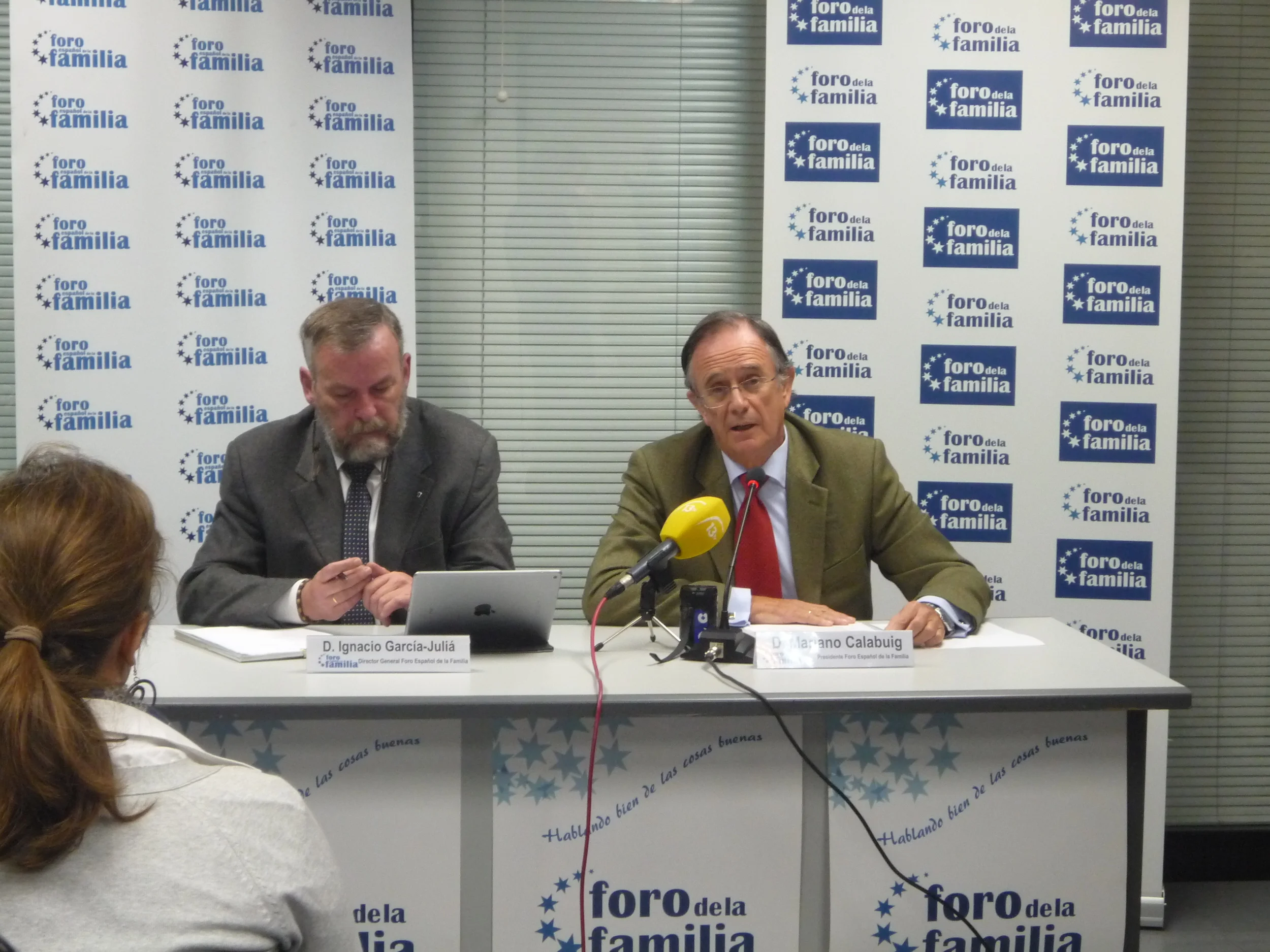 Presidente (dcha) y Director General (izqda) del Foro de la Familia