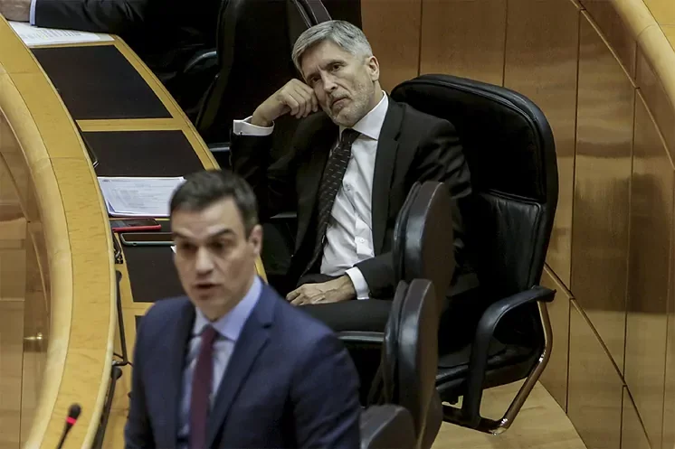 Sánchez-Marlaska, el traidor, pervertido, proetarra, invertido y mentiroso que robó el verano a los niños de Ceuta.