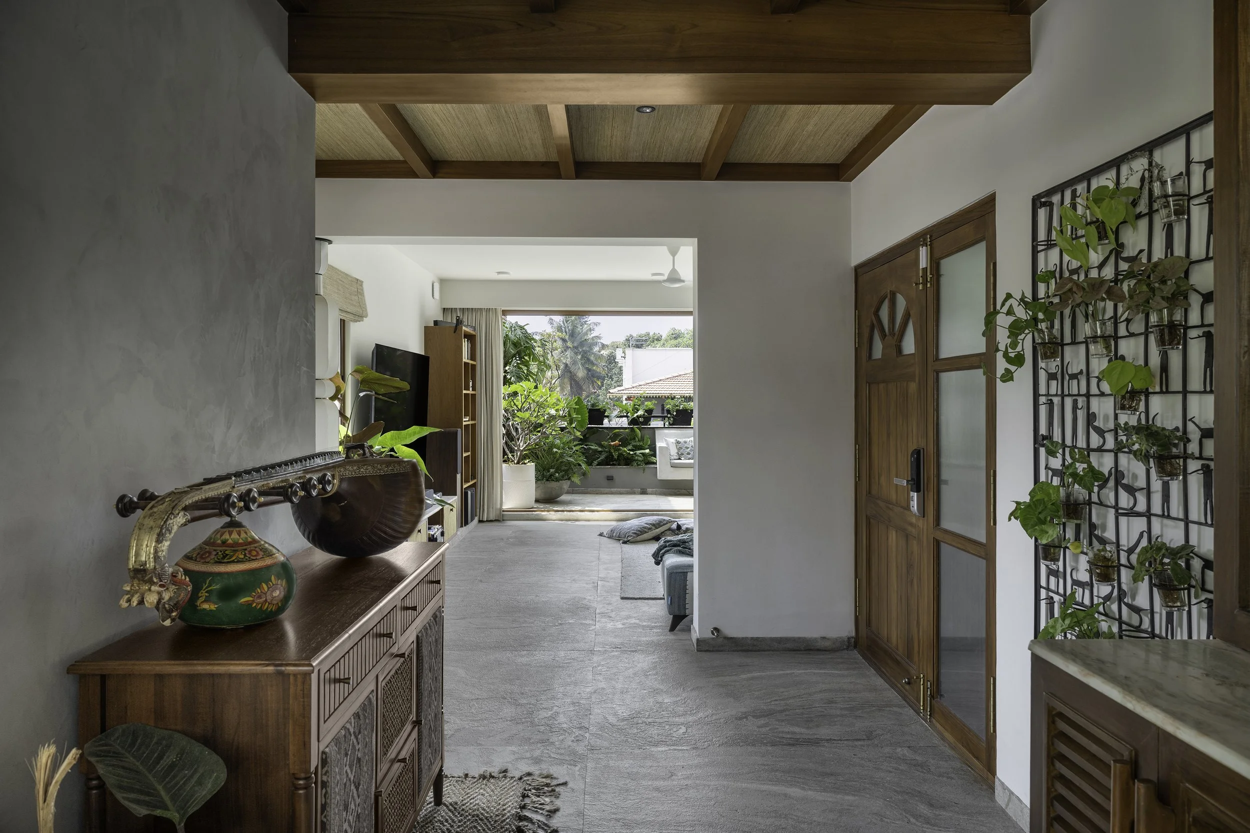 FOYER.jpg