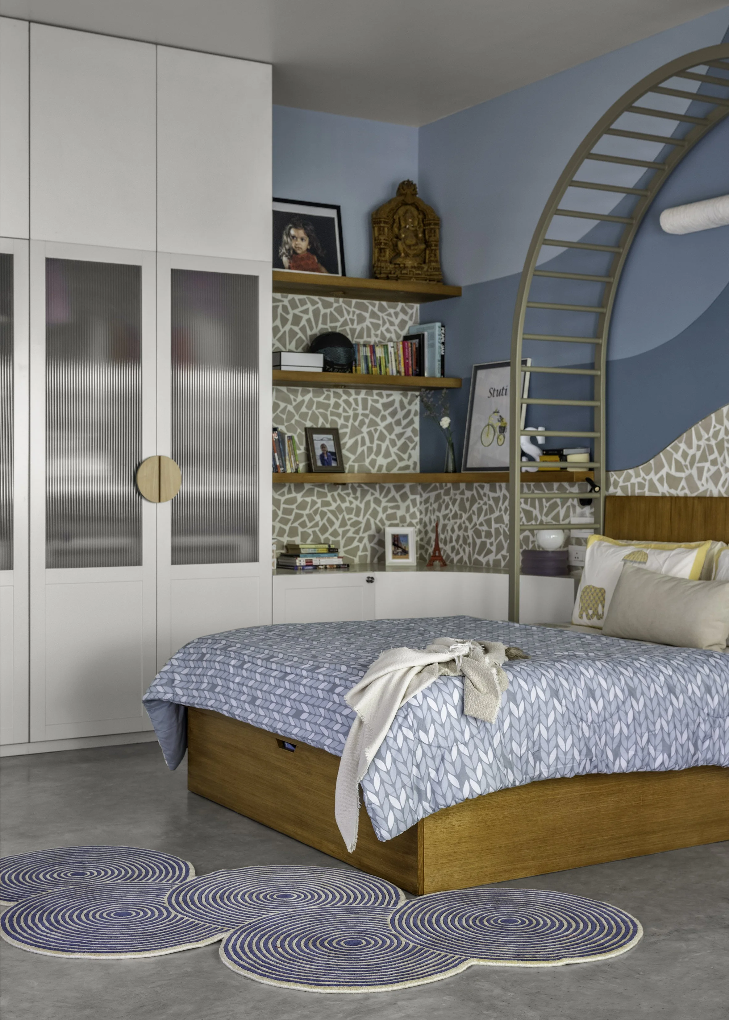 DAUGHTER'S BEDROOM 1.jpg