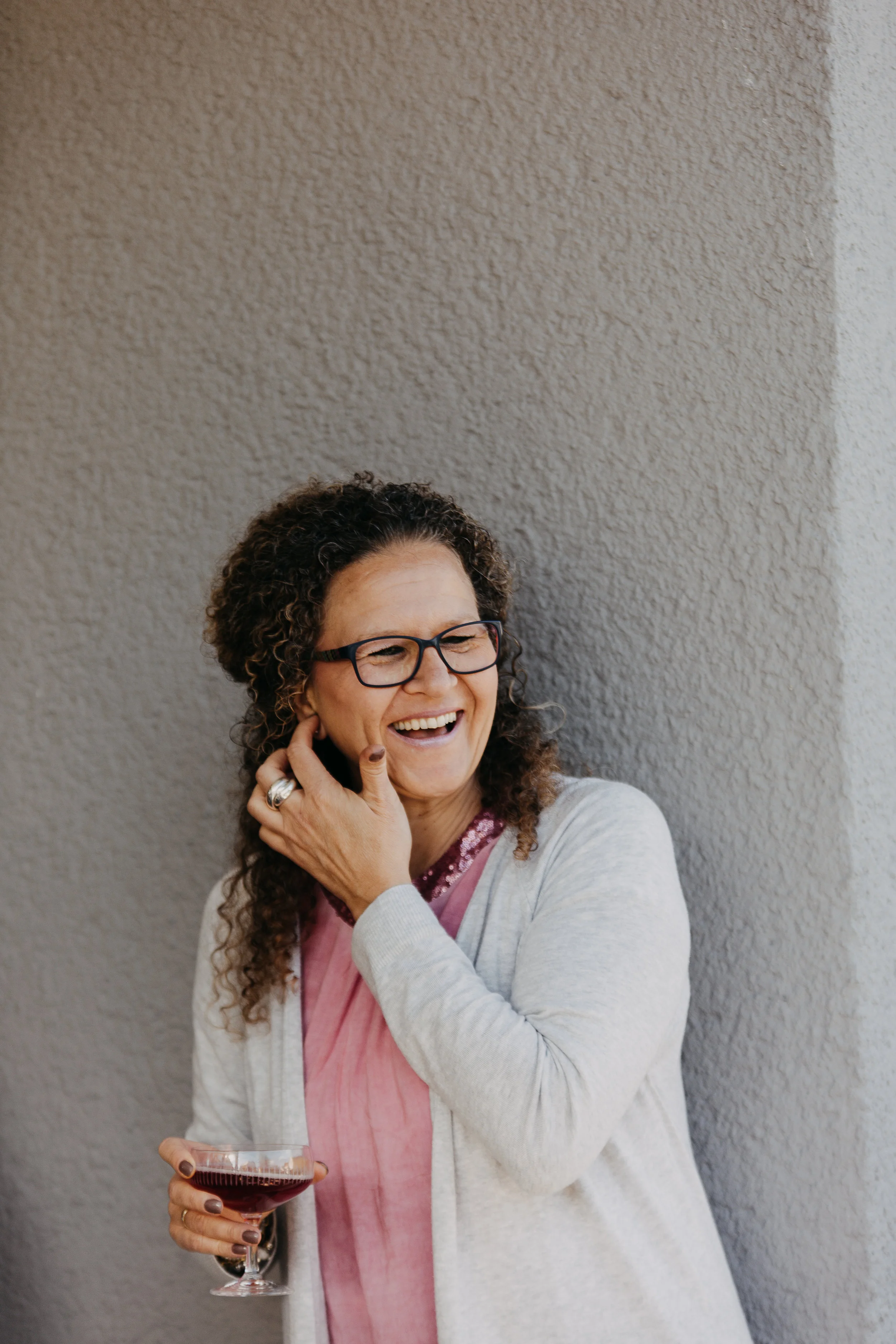 Claudia ist die Perle in unserem Büro. Alle genießen ihre Wärme und Spontanität - und manchmal auch ihr Frechsein!