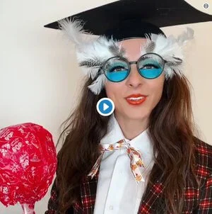 @KatieLinendoll: Day “THREE!” New York Comic Con! It’s all about the Tootsie Pop Owl 🦉🤪🤓 @zennioptical has over 2,500 styles to choose from! 👓