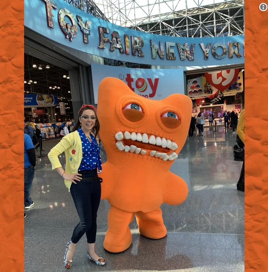 @KatieLinendoll: Toy Fair time! 🧸🎡 Every year #ToyFair invades NYC with over 7,000 companies showing off their latest and most innovative toys! Stay with me as I share the best finds all week! 🤓