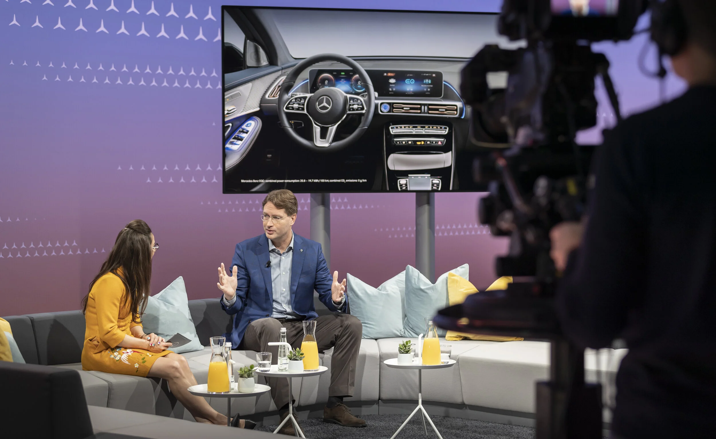 Katie Linendoll Hosts the 2020 Mercedes E-Class World Premiere