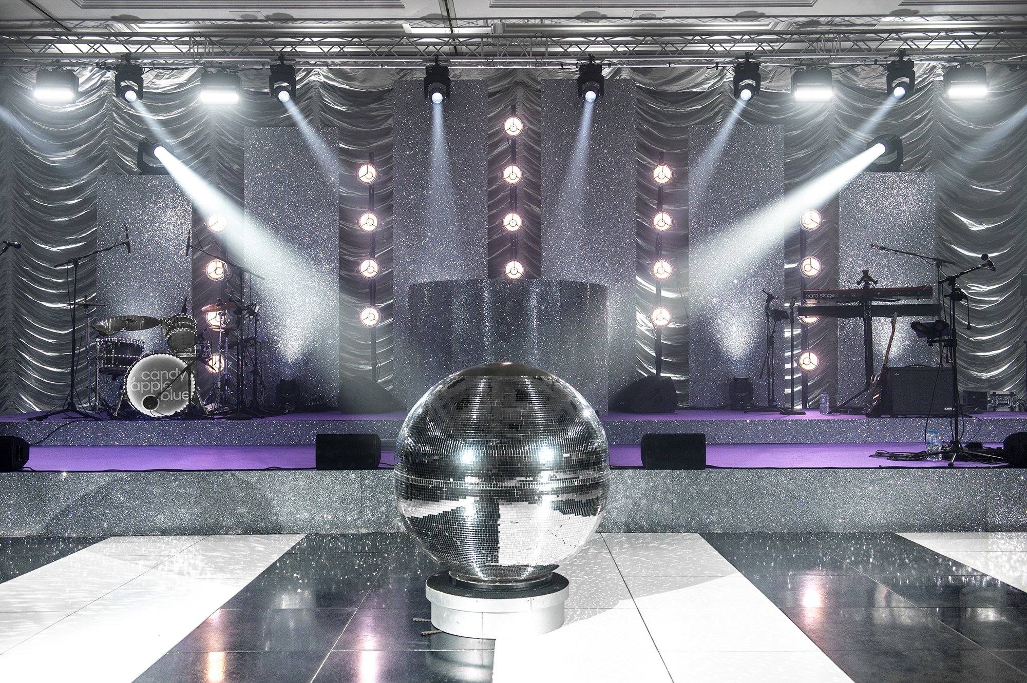 reveries-events-martlets-ball-production-fatboyslim-norman-cook-silver-glitter-stage-set-design-lighting-audio-technical-grand-hotel-brighton.jpg