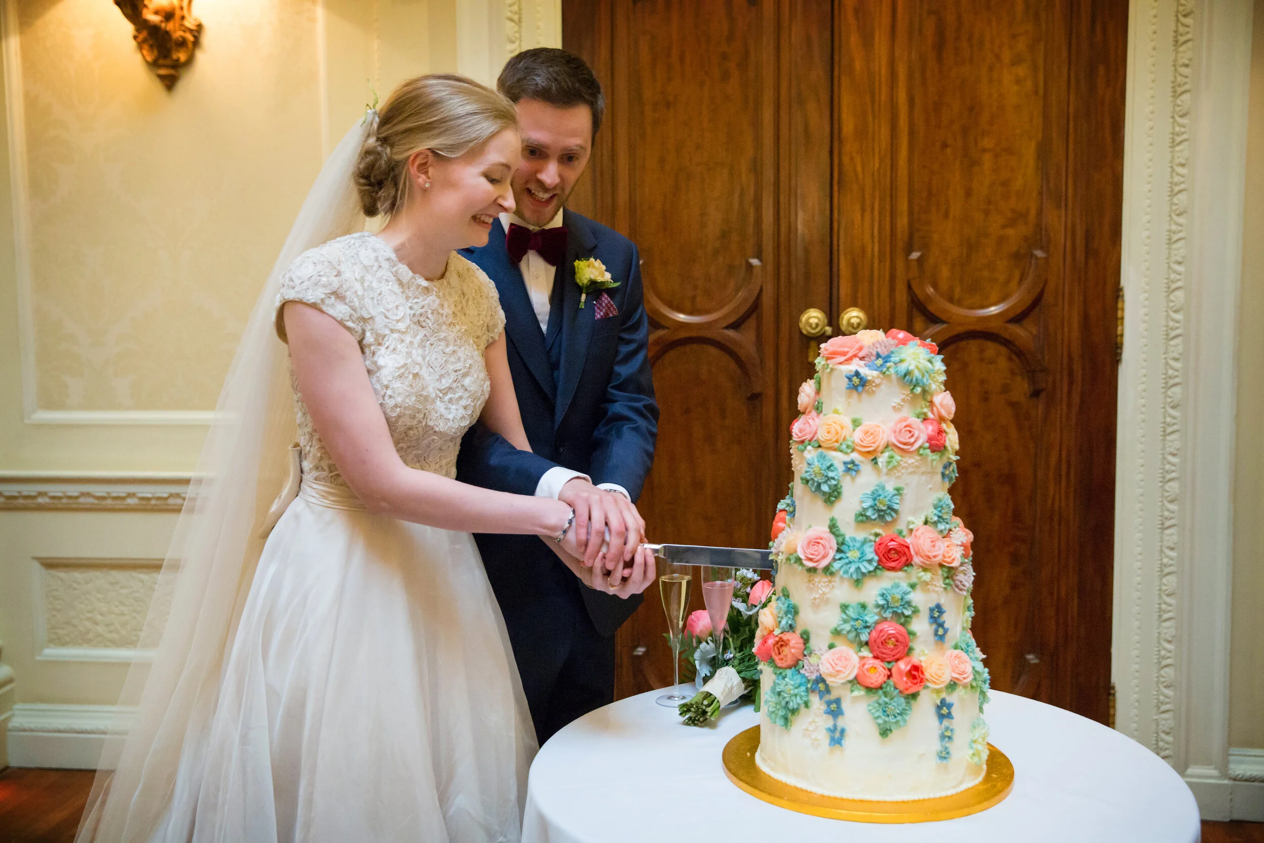 When do we cut our wedding cake? — Emma Page Luxury Floral Cakes Bespoke Wedding and