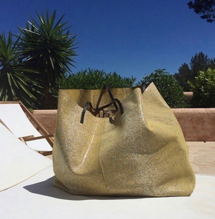 Gouverneur L - Galuchat, printed Suede - Lime
.
.
.
#summer2020🌴 #musthave #summertote #timeless #favorite #pieces #madeinfrance