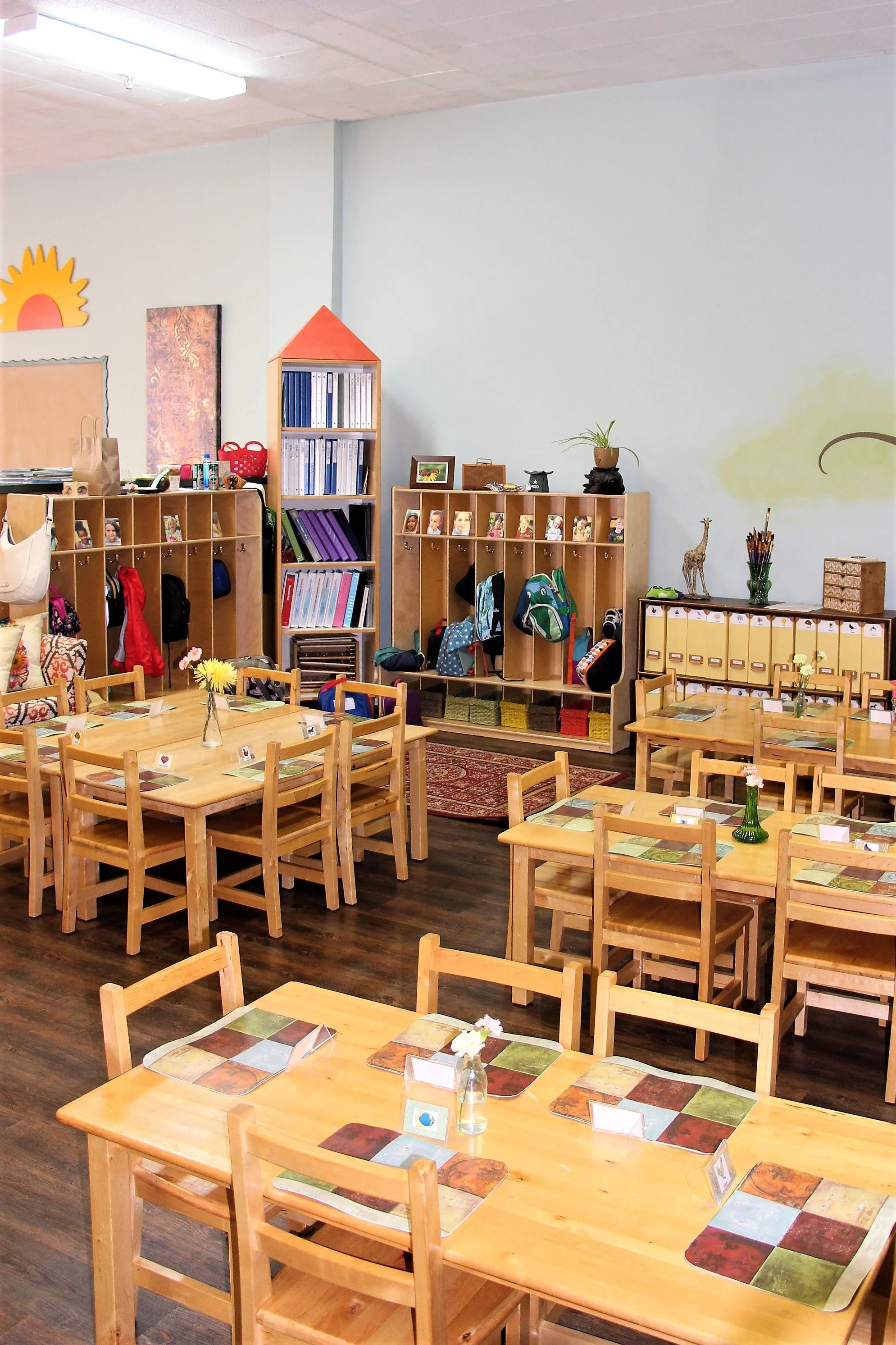   Children's house studio eating space  