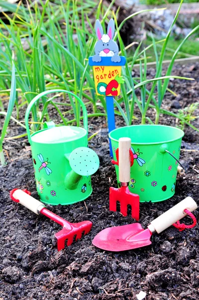 Young-Gardener-tools.jpg