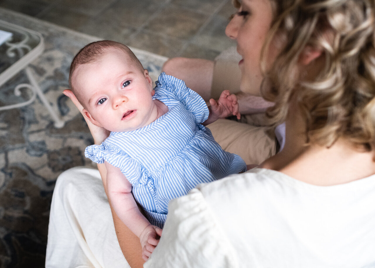 newborn_portrait_of_baby_girl_and_mother.jpg