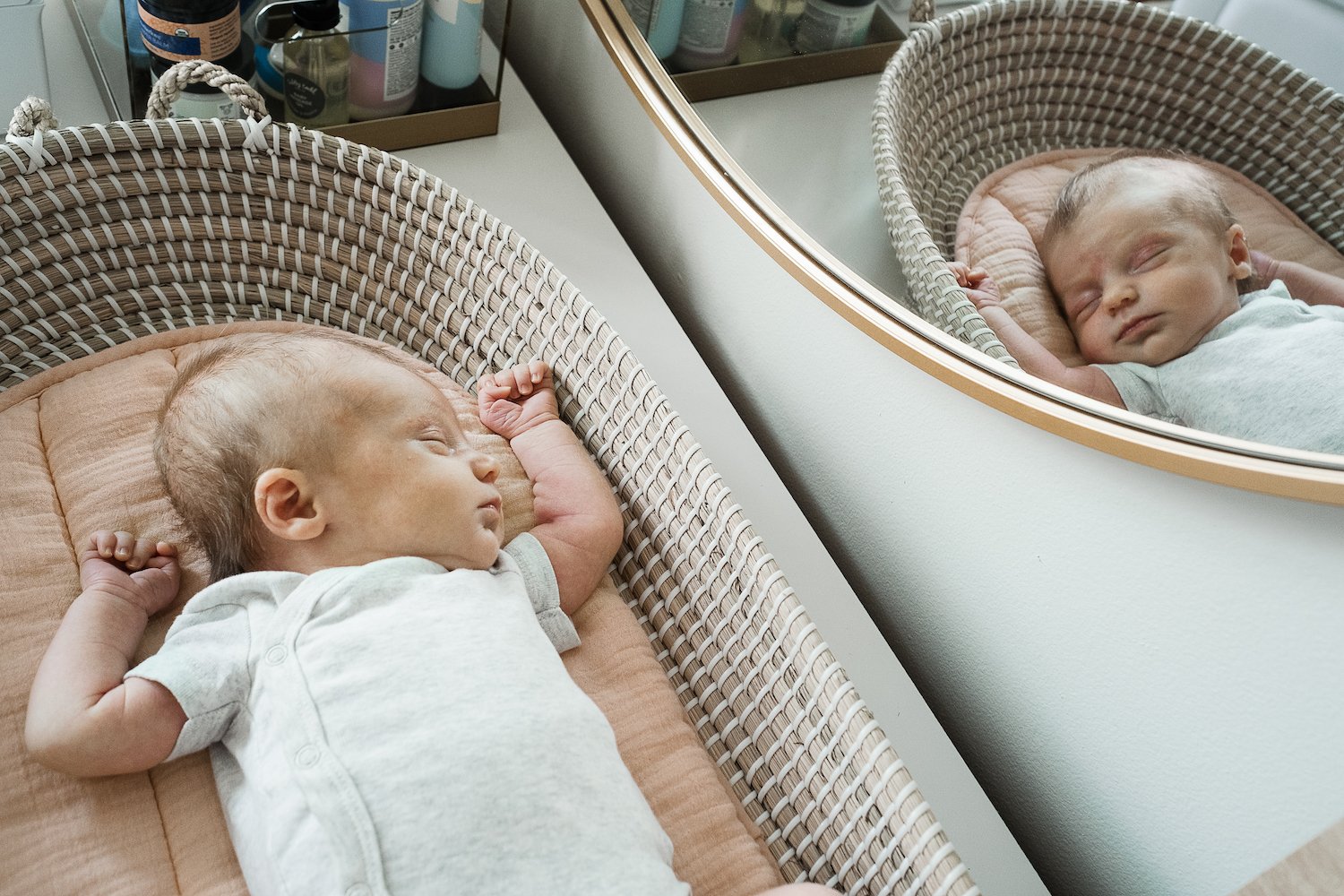 sleeping_baby_in_mirror.jpg