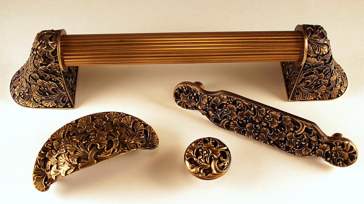 Florid Leaves Matching Set in Antique Brass Finish www.nottinghill-usa.com.JPG