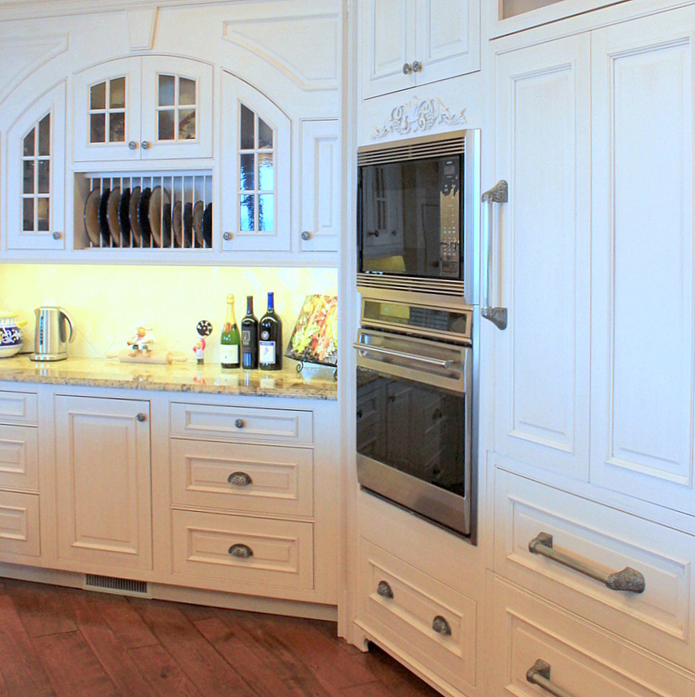 What Hardware Goes With White Cabinets, What Color Knobs Look Best On White Cabinets