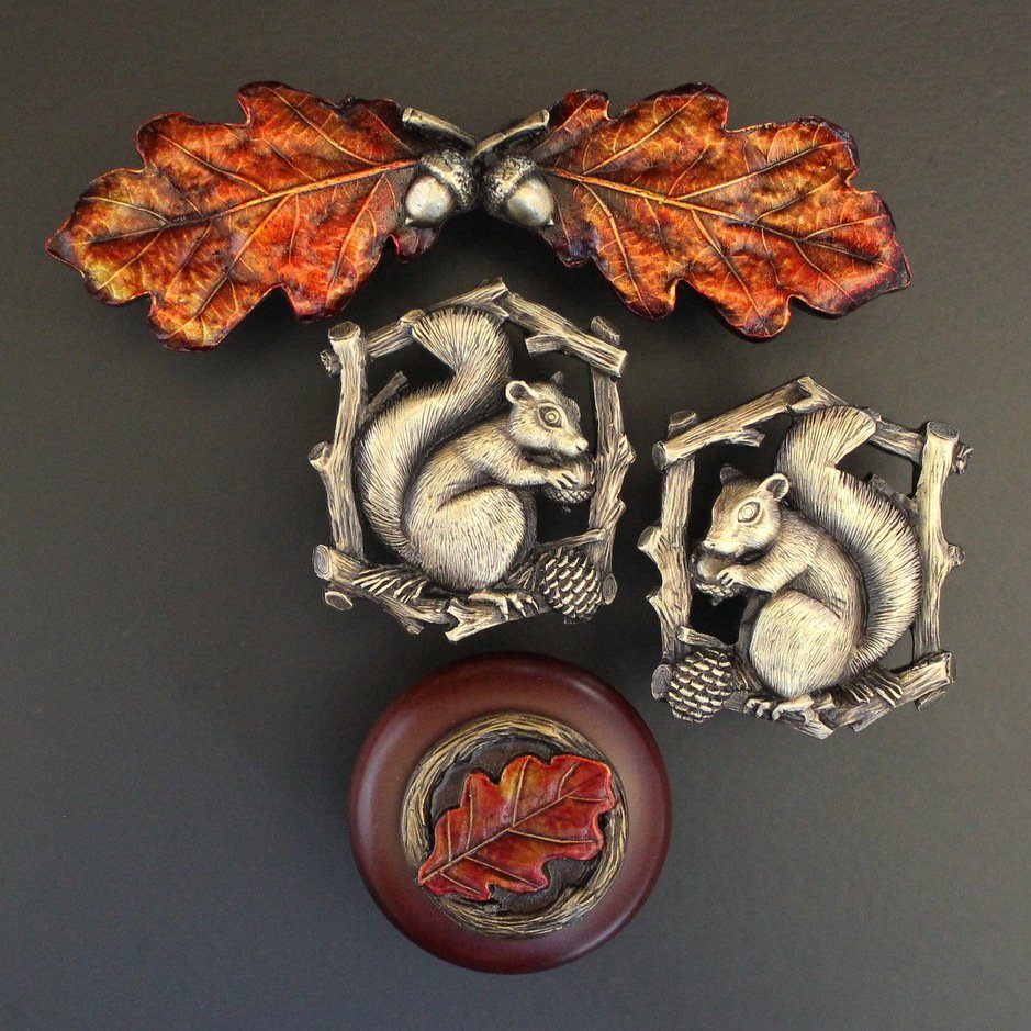 13 Oak Leaf, Squirrel Left and Right, Oak Leaf Wood Knob Notting Hill Decorative Hardware.JPG