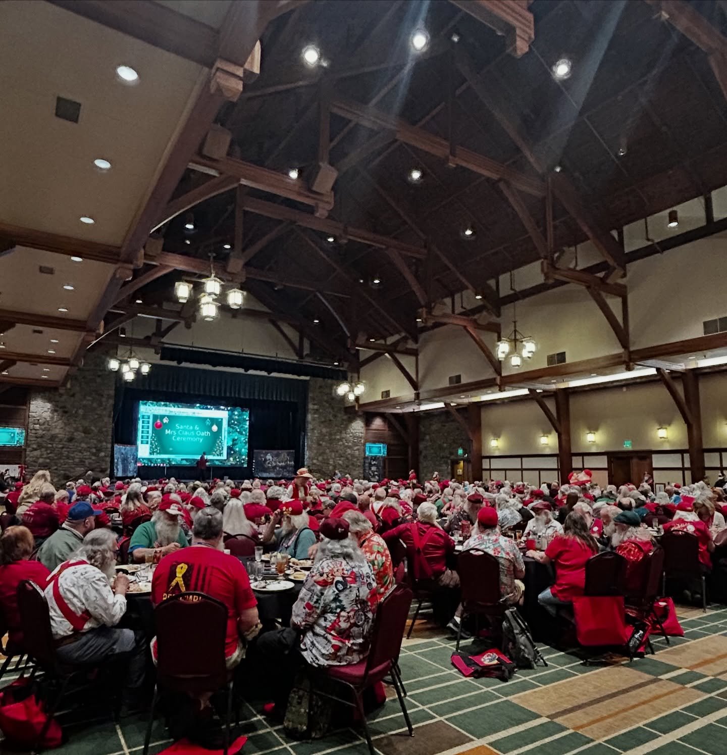 Being at the Santa Family Reunion was such a treat! Where else can you be in a room with over 500 Santa&rsquo;s and Mrs Claus? 🎅🏻🙌🏻🙌🏻