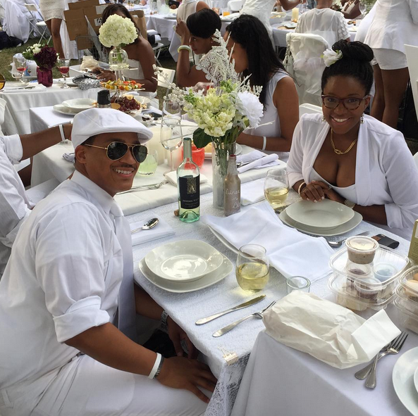 dinner en blanc.PNG