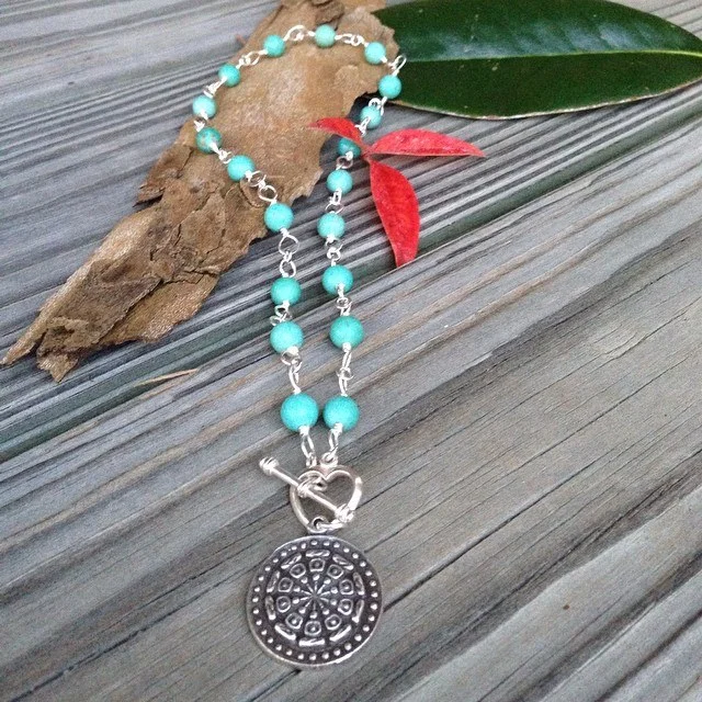 Hand Linked Aqua short necklace.jpg