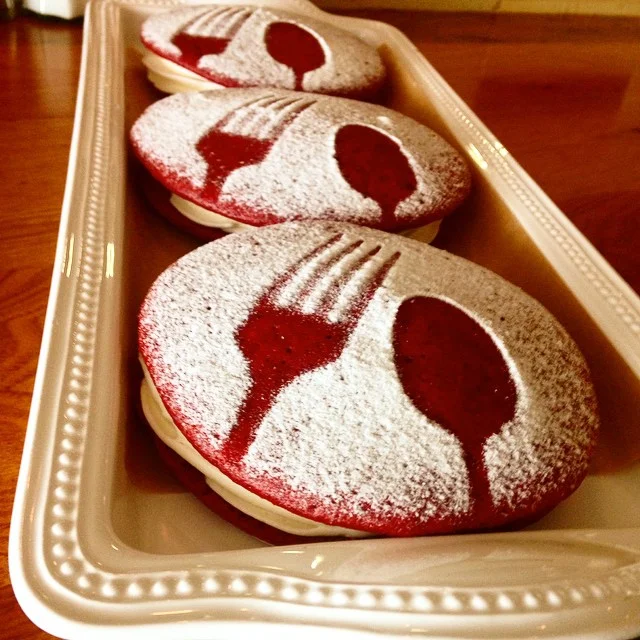 redvelvetwhoopie.jpg