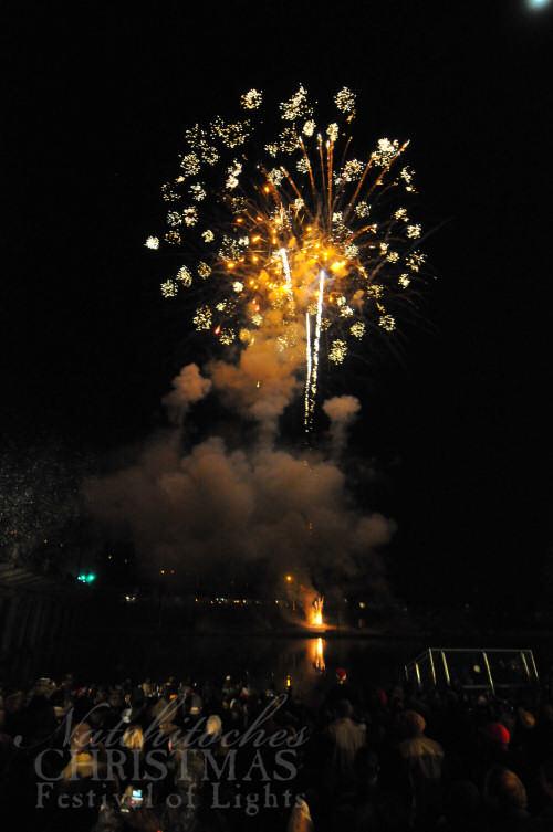 12-20-2012 firework-gold-sparkles.jpg