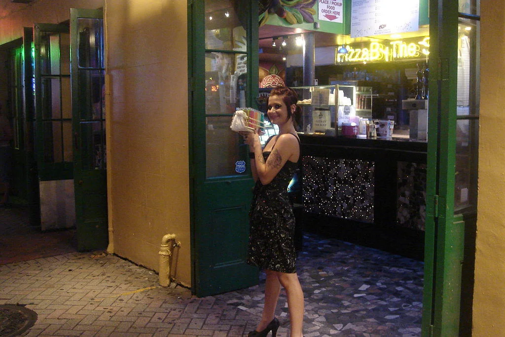Bourbon_Street_Bartender_flickr_Glen.jpg