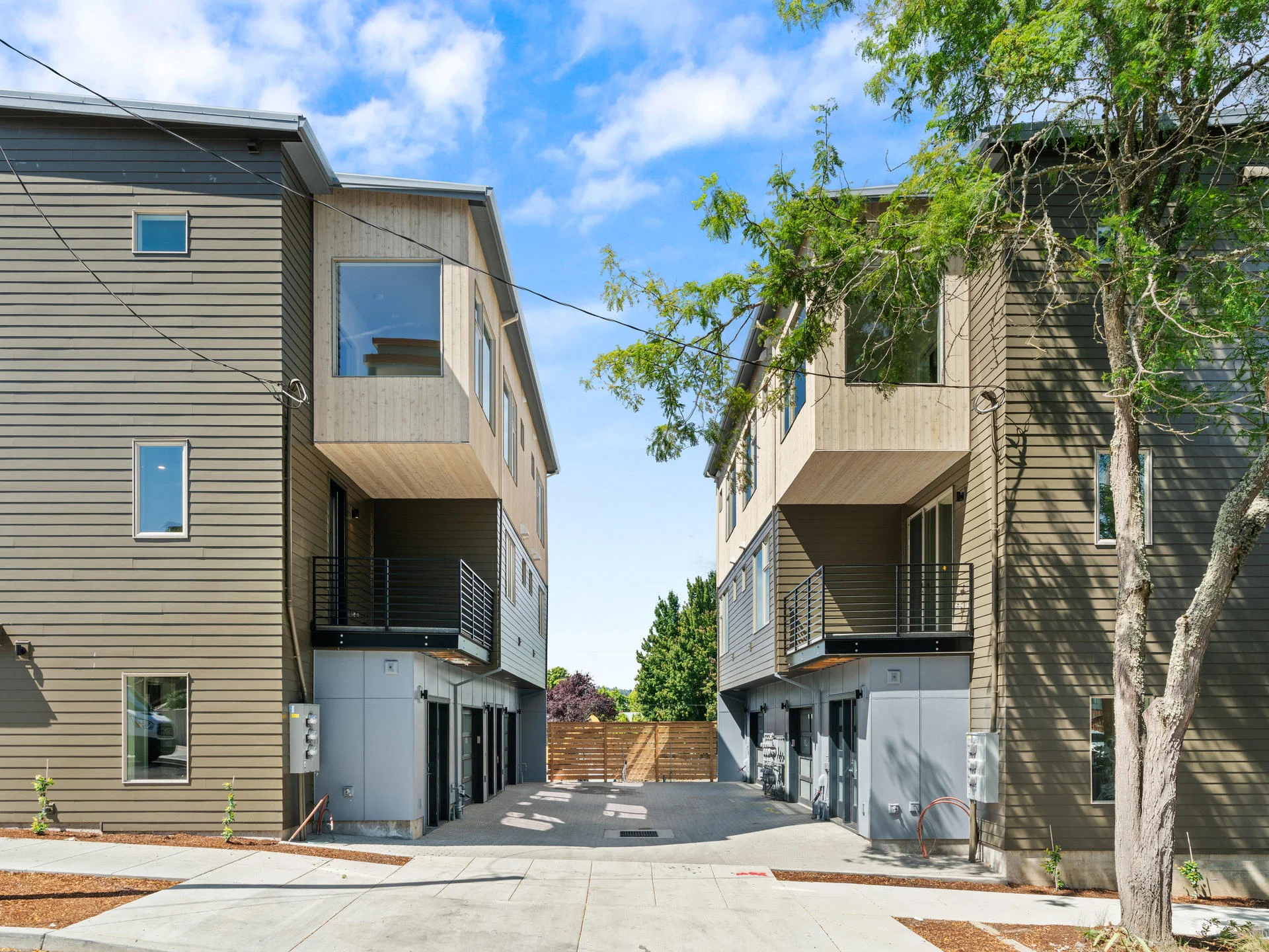 2911 SE Division St Portland-002-047-Outside of Building-MLS_Size.jpg