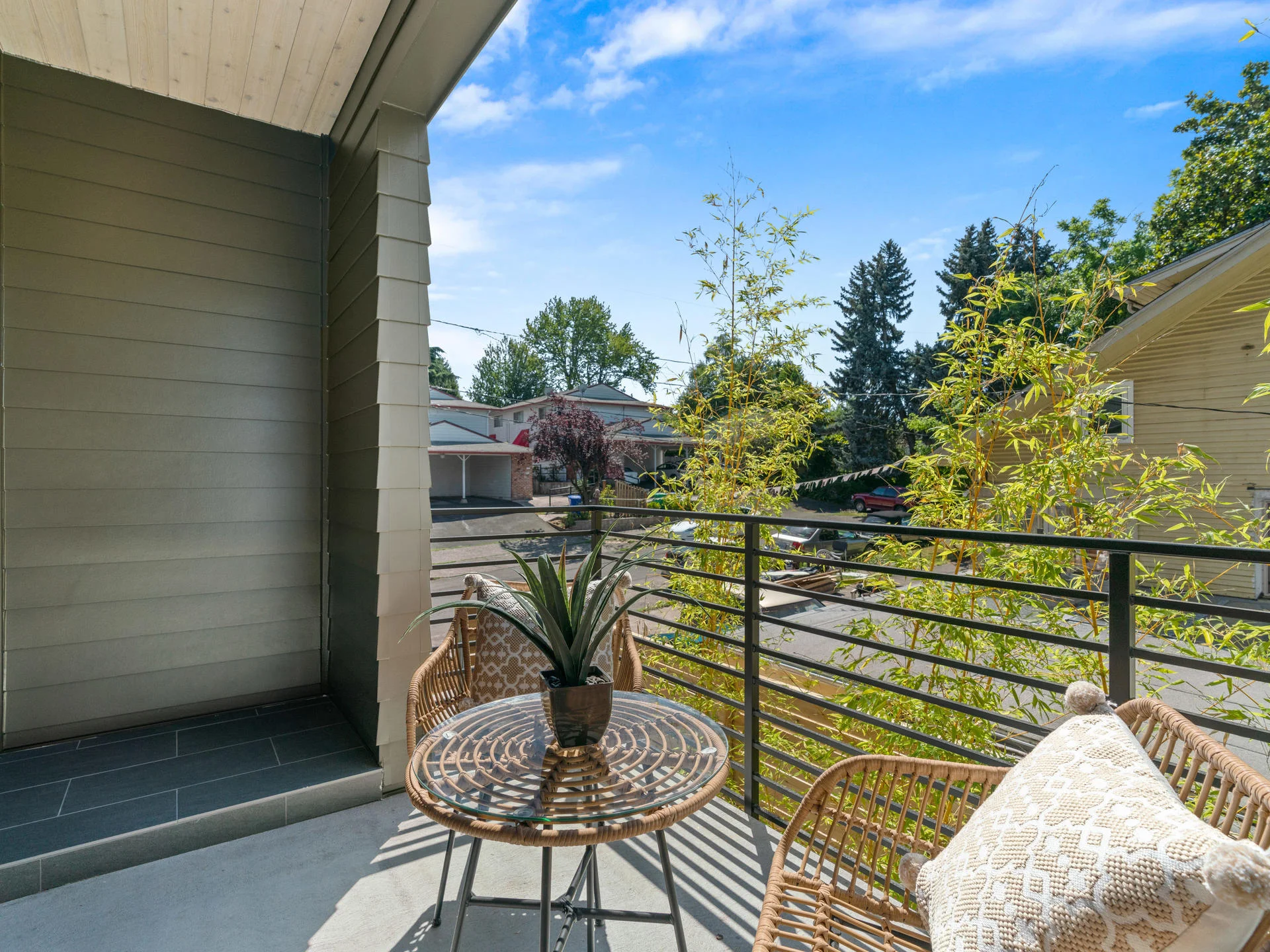 2911 SE Division St Portland-033-039-Patio-MLS_Size.jpg