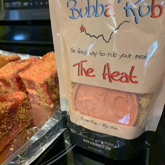 Does anyone else use a terra cotta brown sugar keeper in their BubbaRub dry rubs? It&rsquo;s works like MAGIC ⭐️ PS - those are beef ribs in the background going on the smoker NOW! 😋 
#BubbaRub #meatrub #dryrub #local #cincinnati #cincy #rubyourmeat