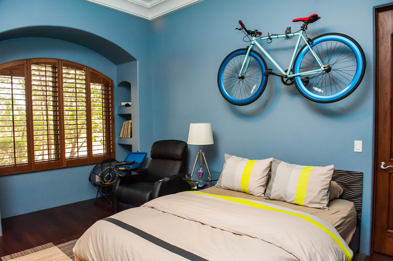 teen-boys-room-bike.jpg