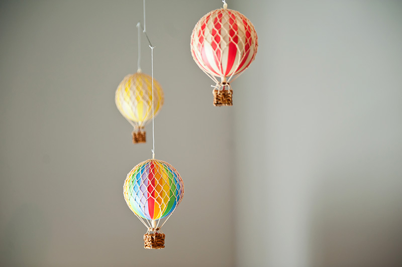 travel-nursery-hot-air-balloons.jpg
