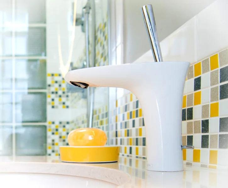 white-chrome-single-faucet.jpg