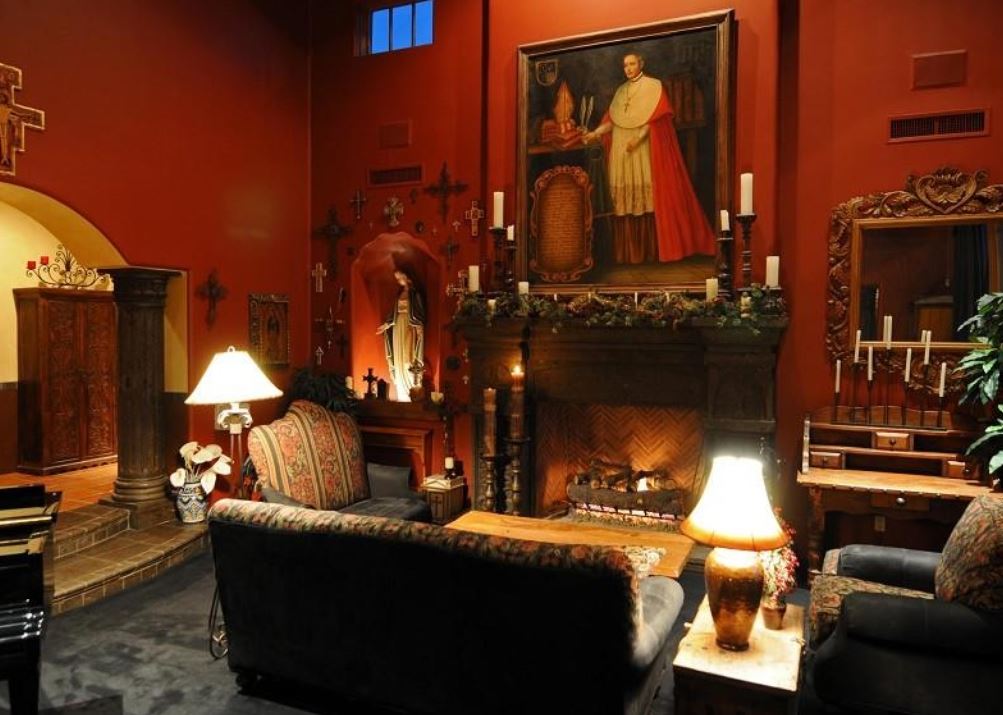 Grayhawk Living Room, Before