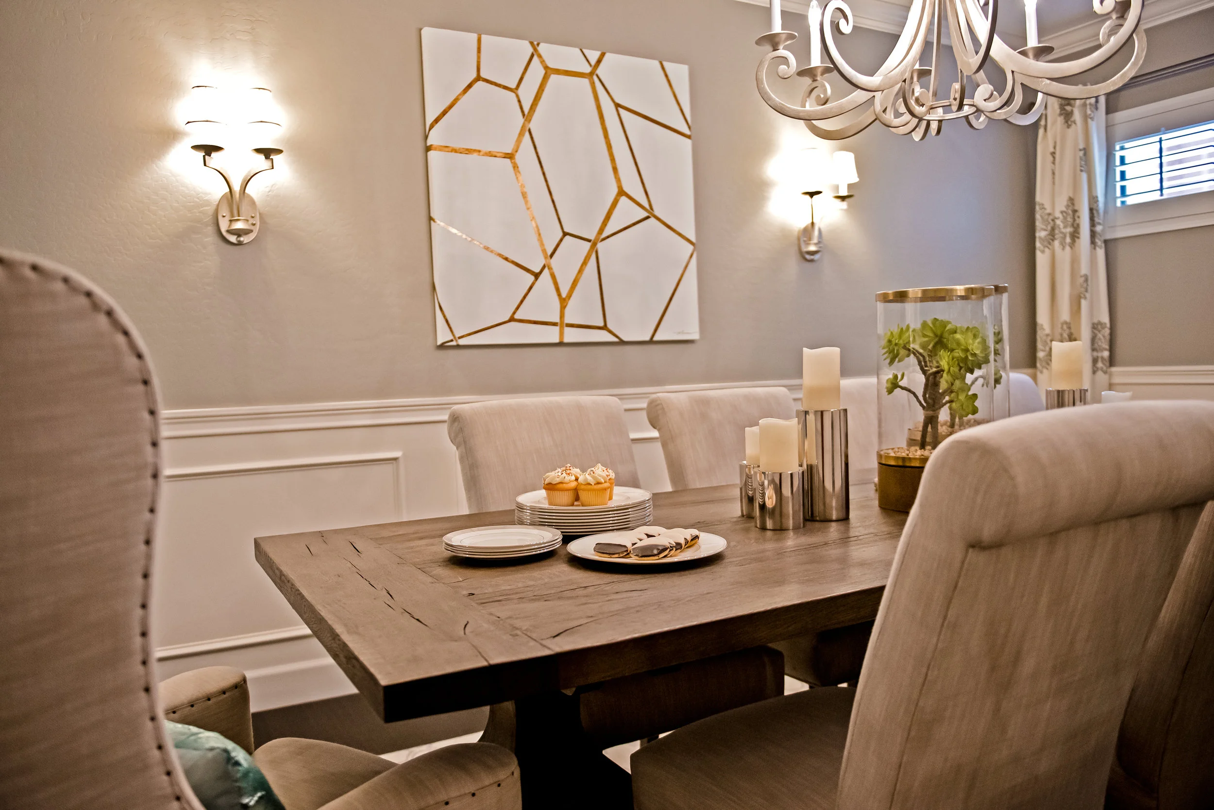 11 - Dining+Transitional+Sconces+CustomArt+Scottsdale.jpg