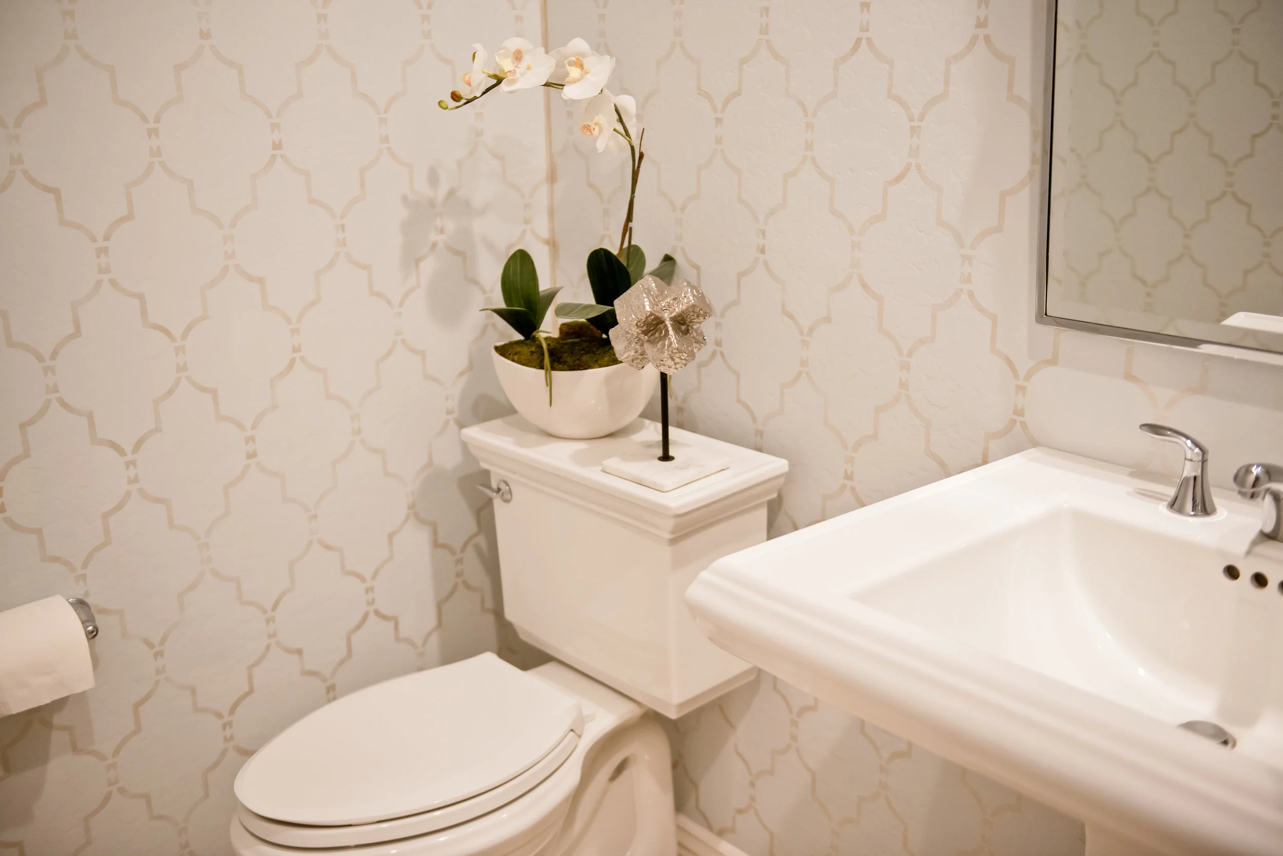 17 - Powder+Bath+Wallfinish+Accessories+Scottsdale+Transitional.jpg