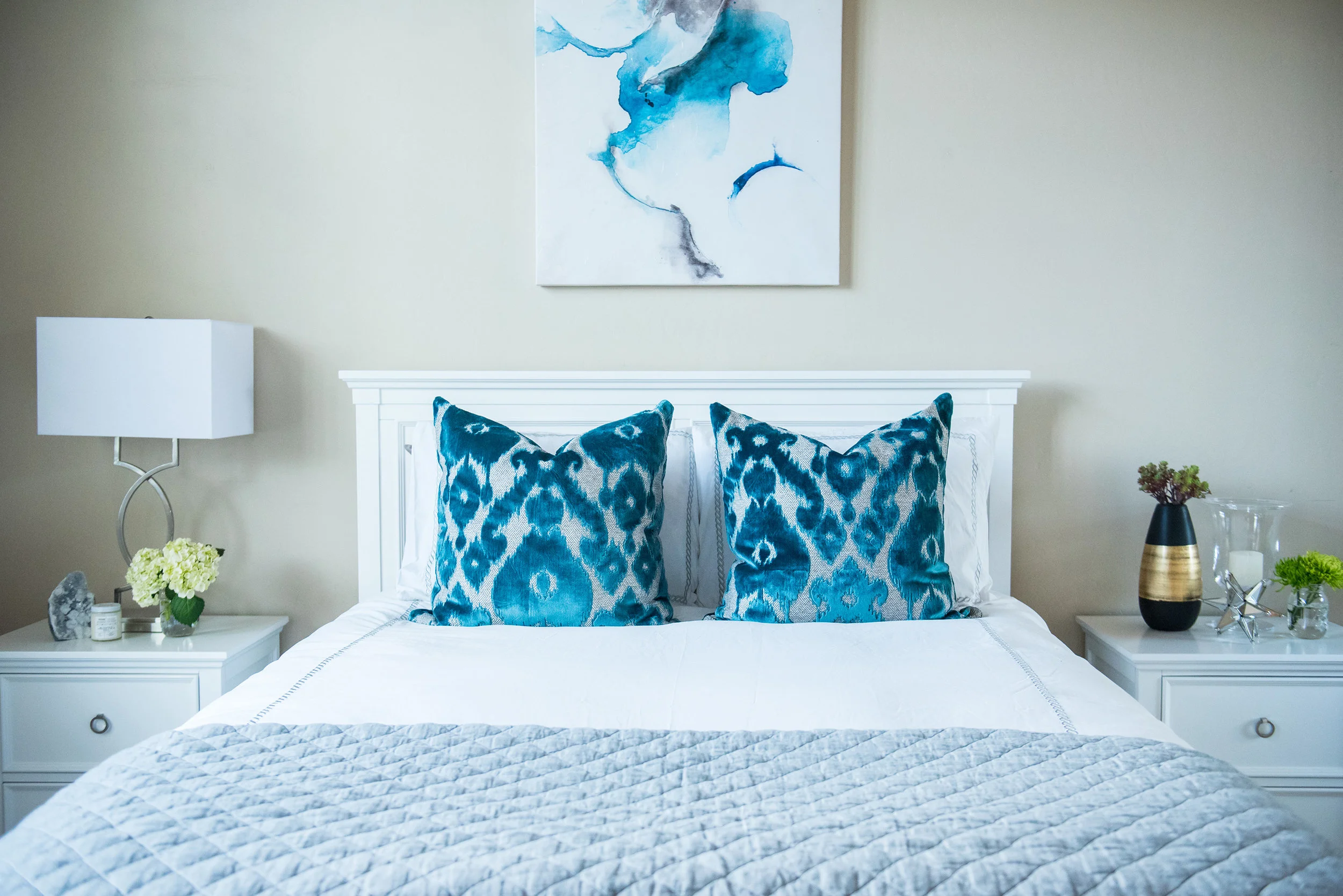 16 - Bedroom+Blues+Modern+Bright+Accessories.jpg