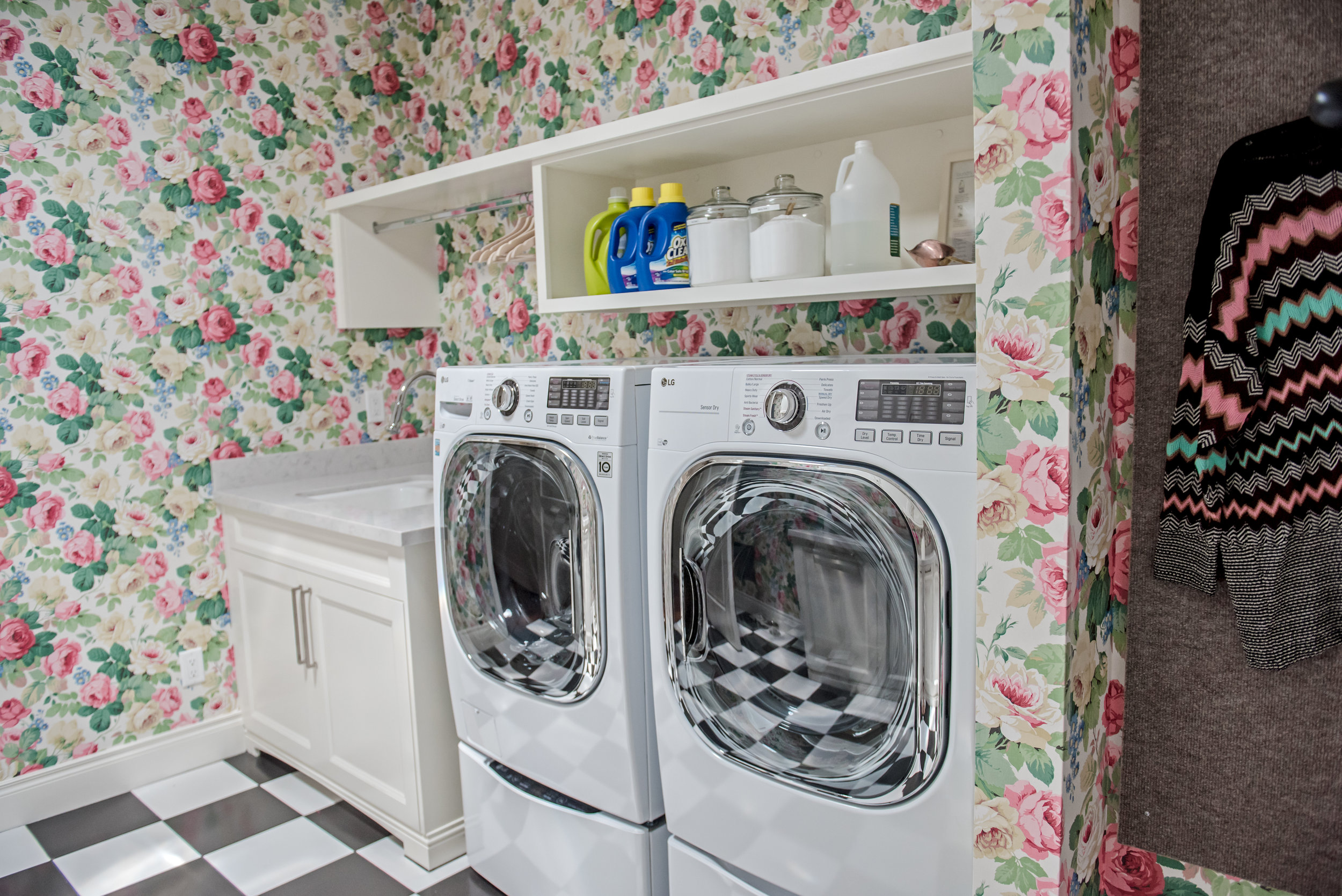 42+Laundry+Checkerboard+Floral+BlackandWhite+Feminine+Wallpaper.jpg