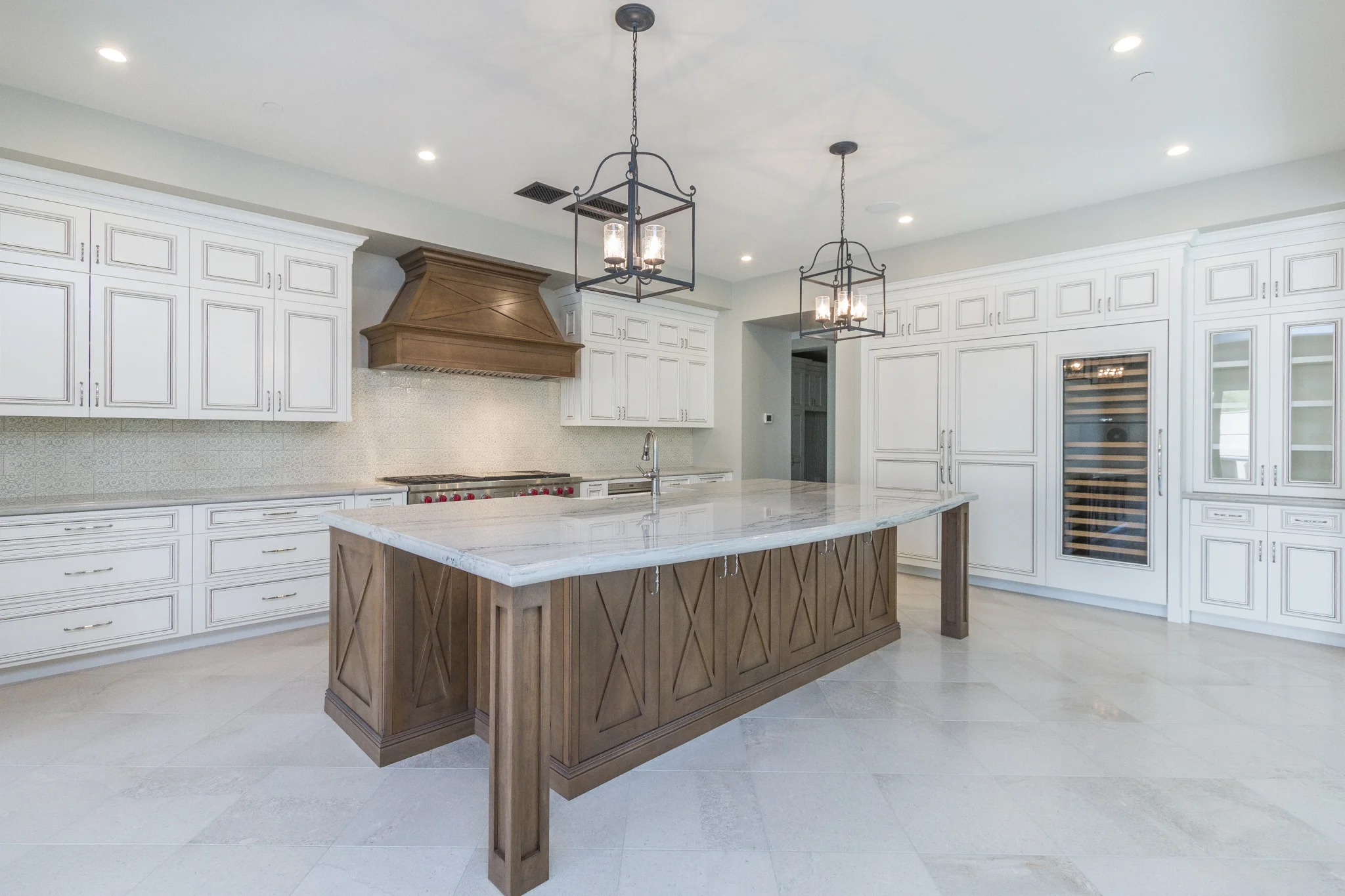 16) KITCHEN.jpg