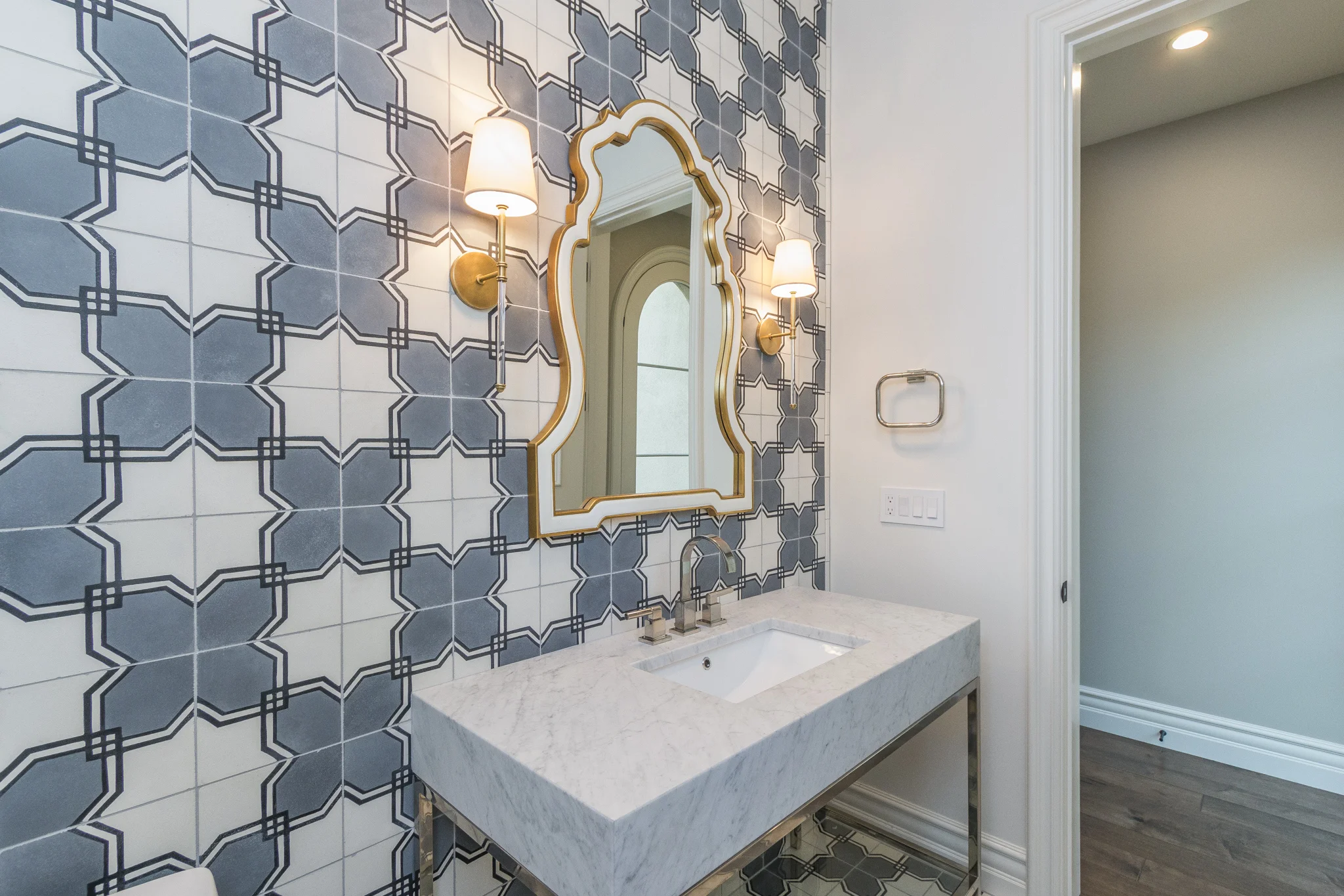 39) POWDER ROOM.jpg