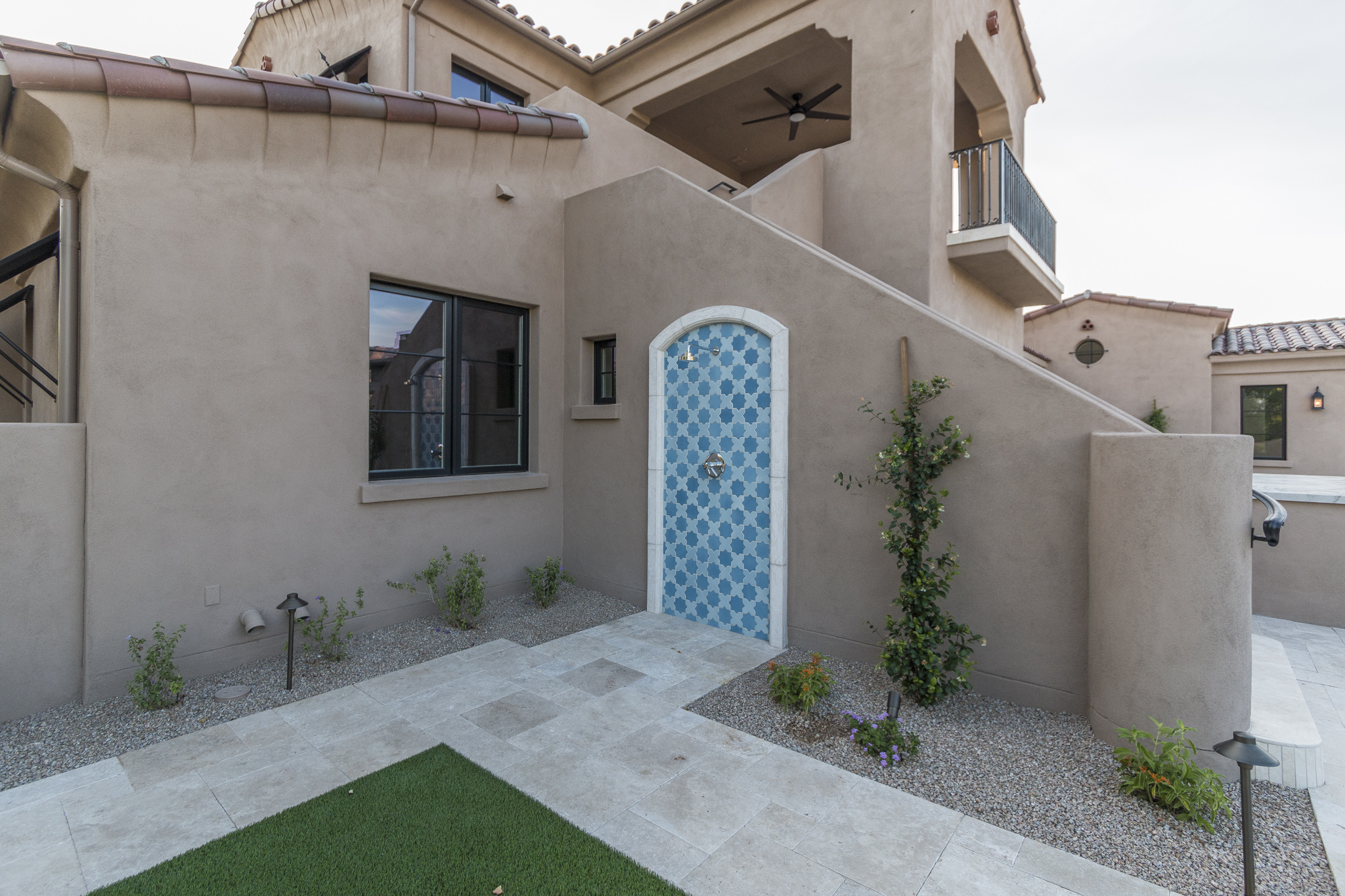 51) OUTDOOR SHOWER.jpg