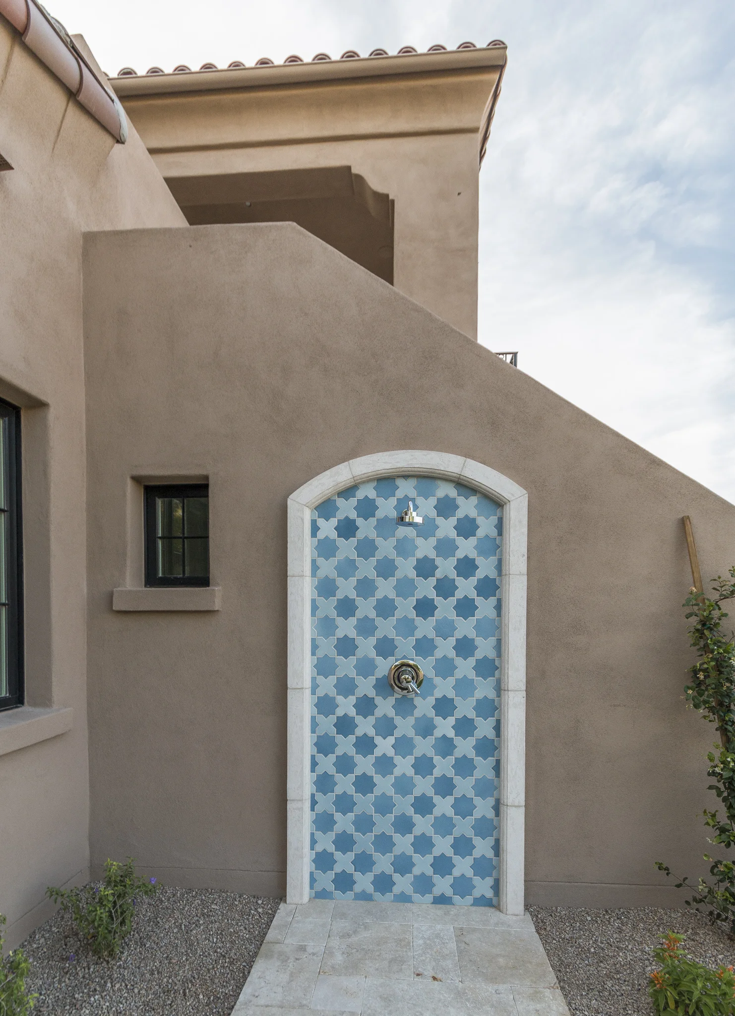 52) OUTDOOR SHOWER.jpg