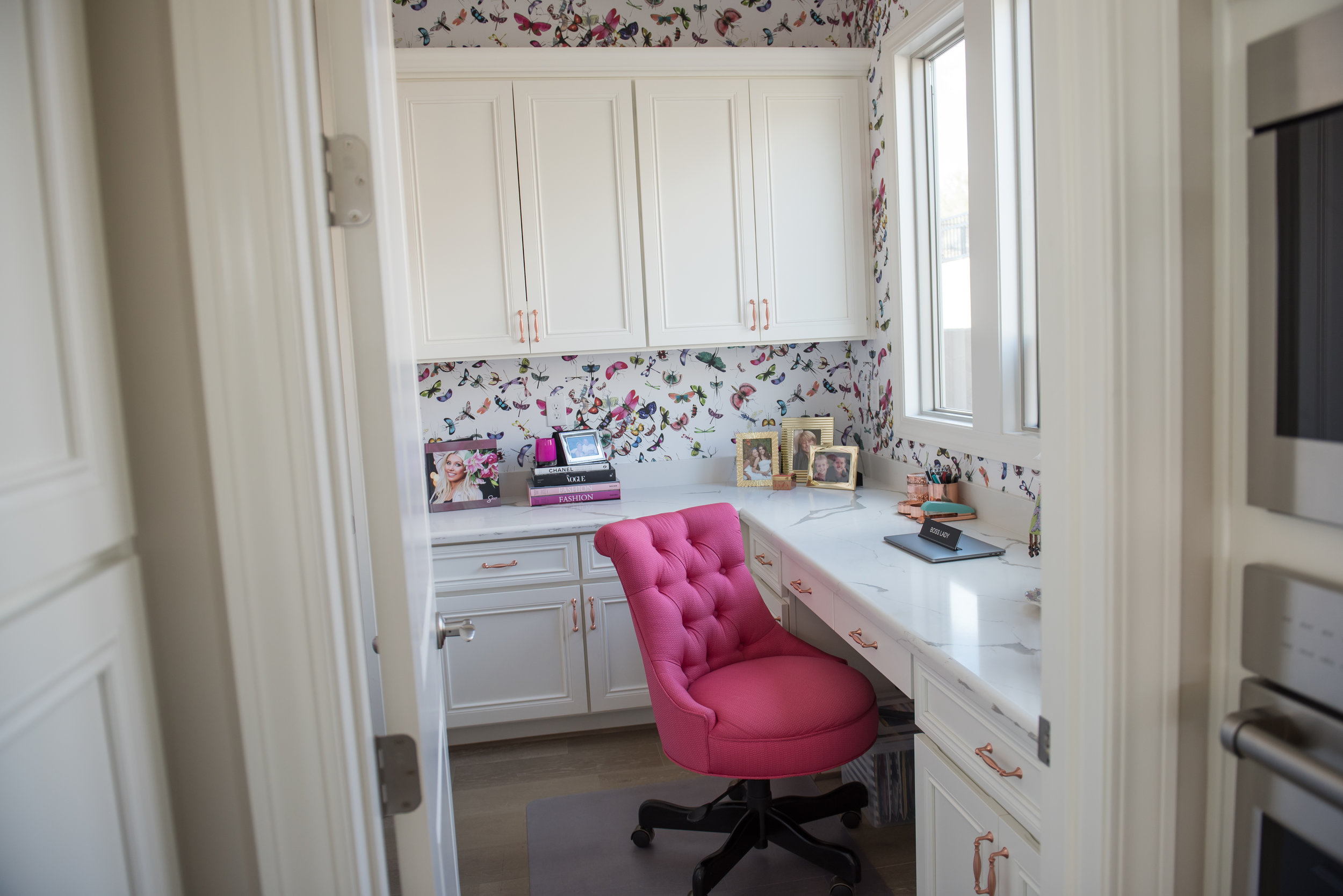 19 Office+Wallpaper+ChristianLacroix+Pink+Bright.jpg