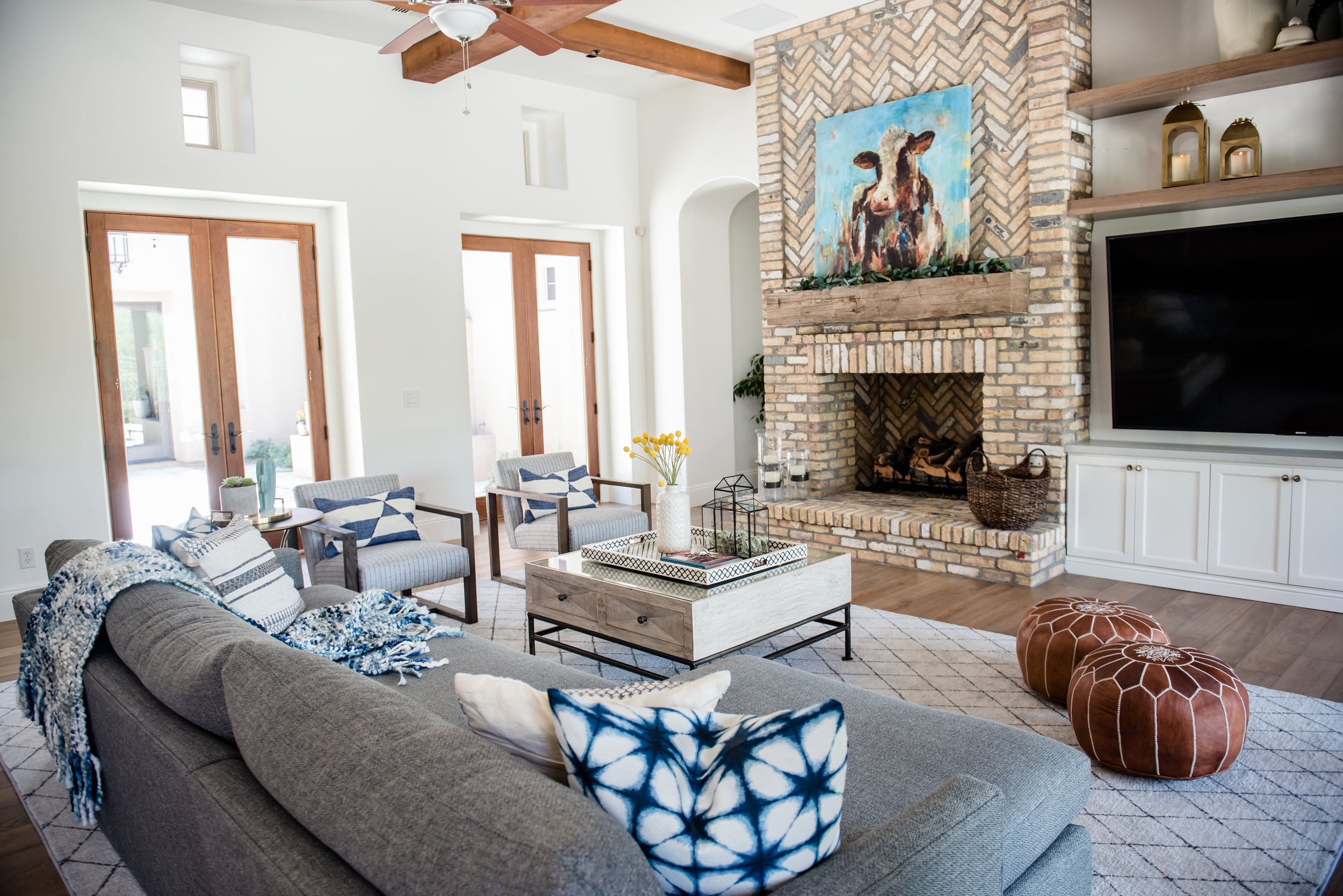 31+fireplace+brick+accessories+builtins+familyroom+rug.jpg