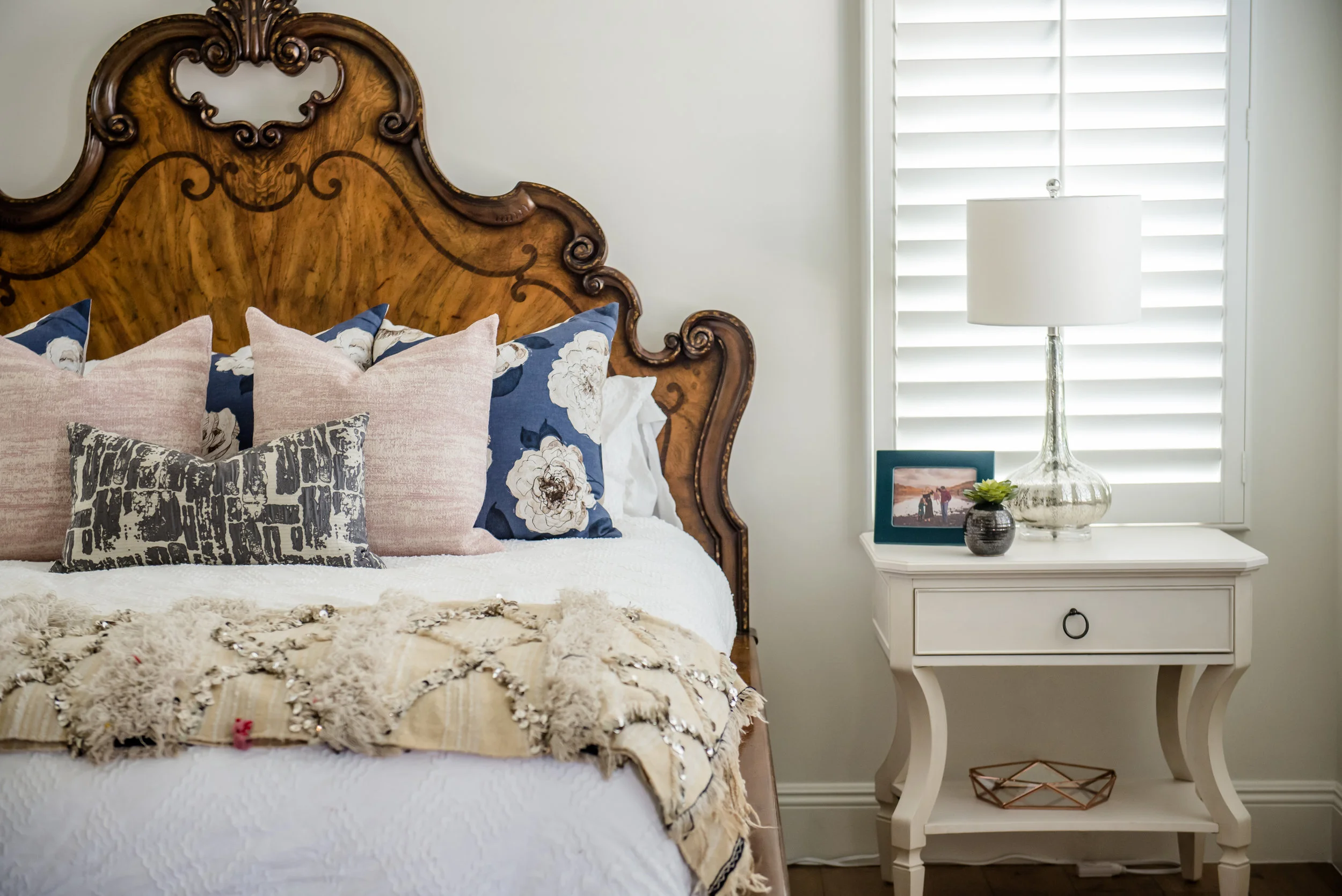 35+masterbedroom+nightstands+bedding+moroccan+navy+blush+northscottsdale.jpg