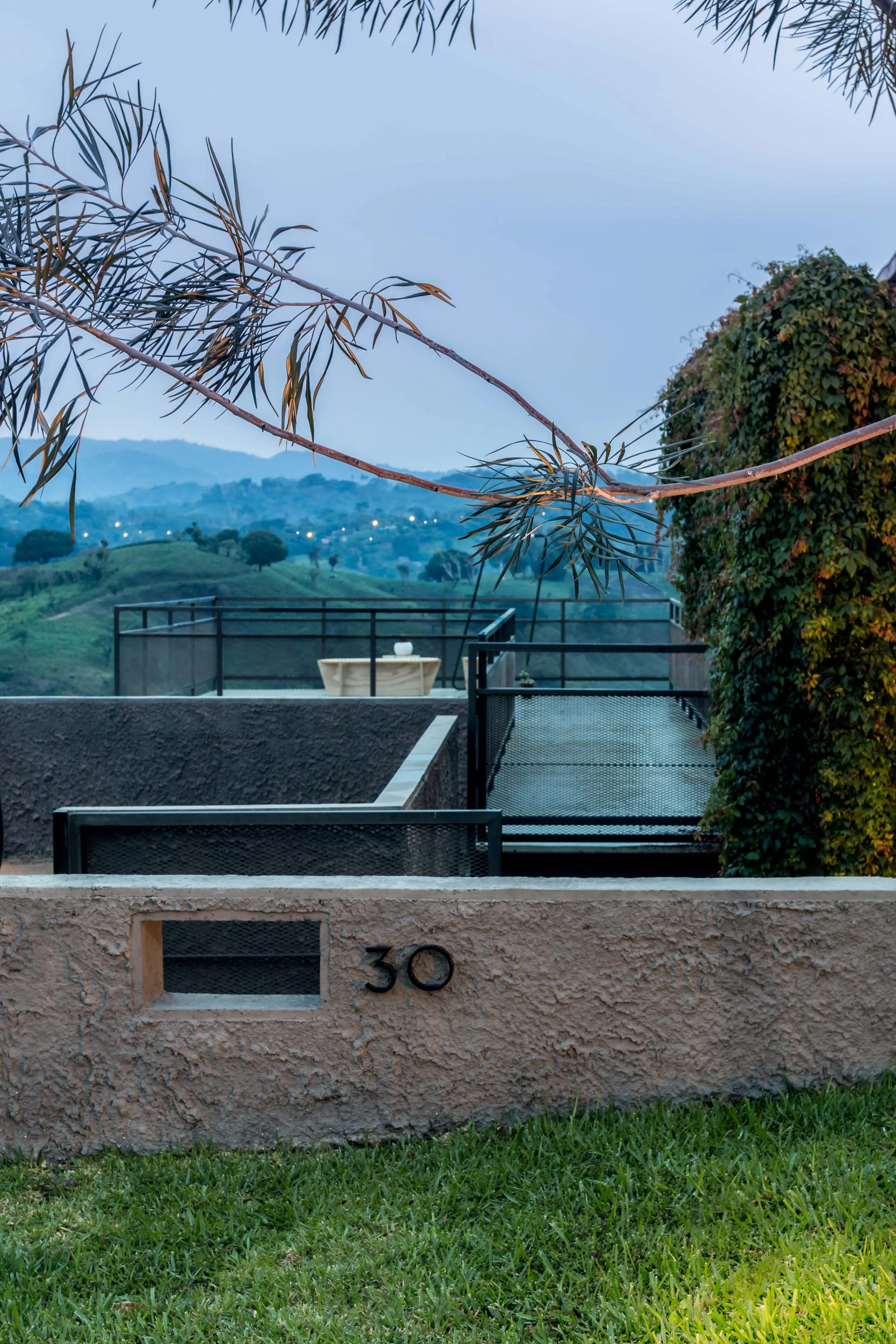 ACCESO HACIA ENTRADA PRINCIPAL