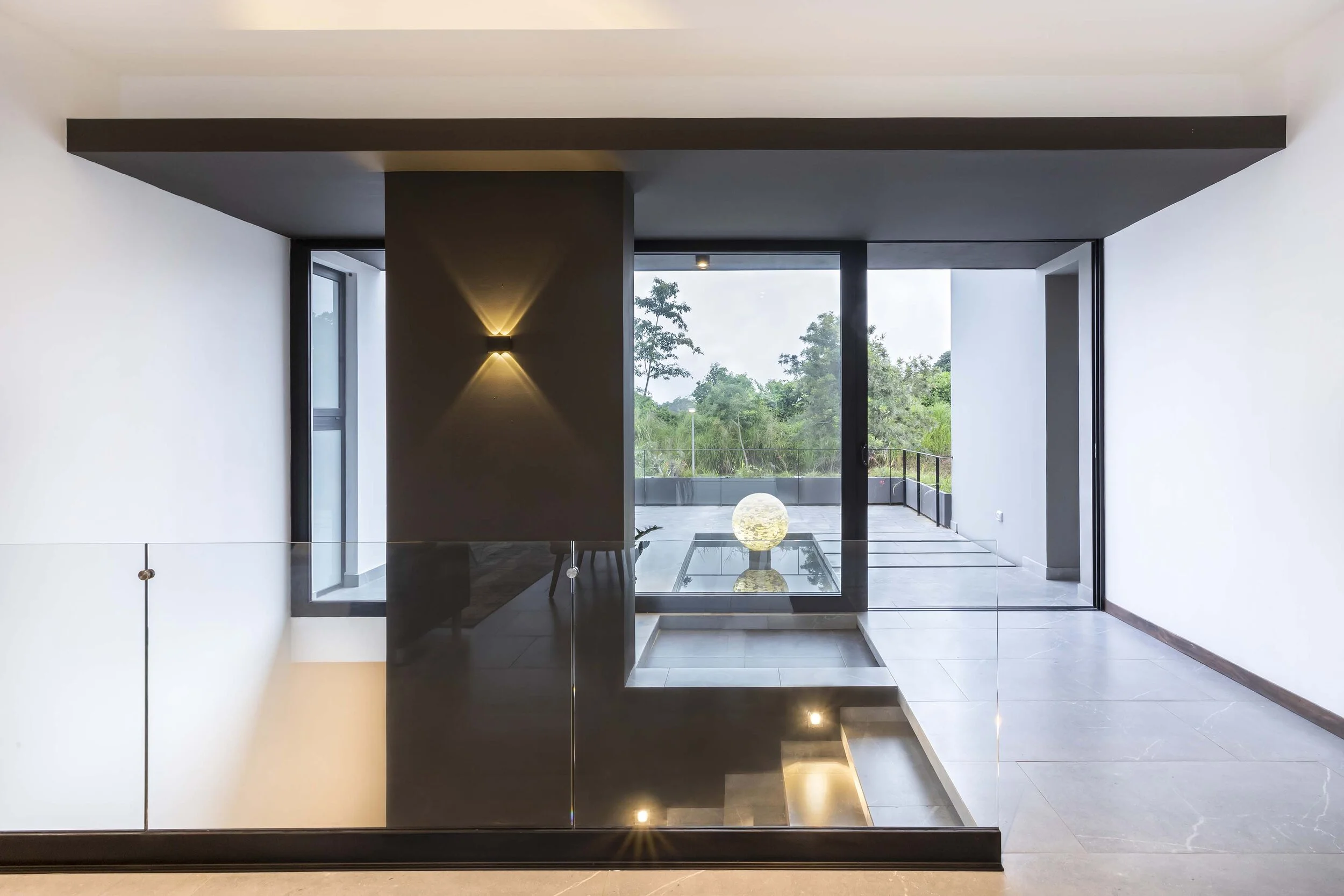 ACCESO PRINCIPAL HACIA VESTIBULO