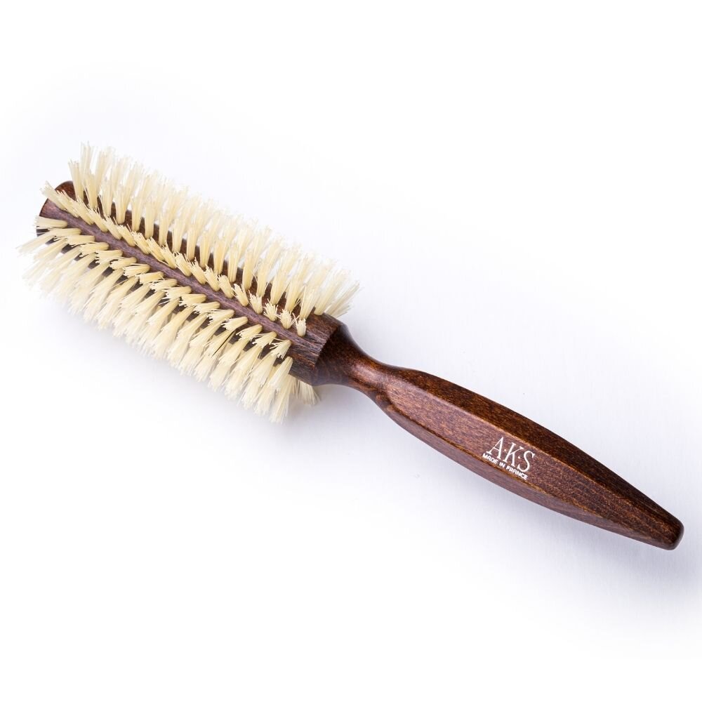 Silk bristles perfect and gentle for use with fine or fragile hair. Ideal  for medium to long lengths — SALON AKS