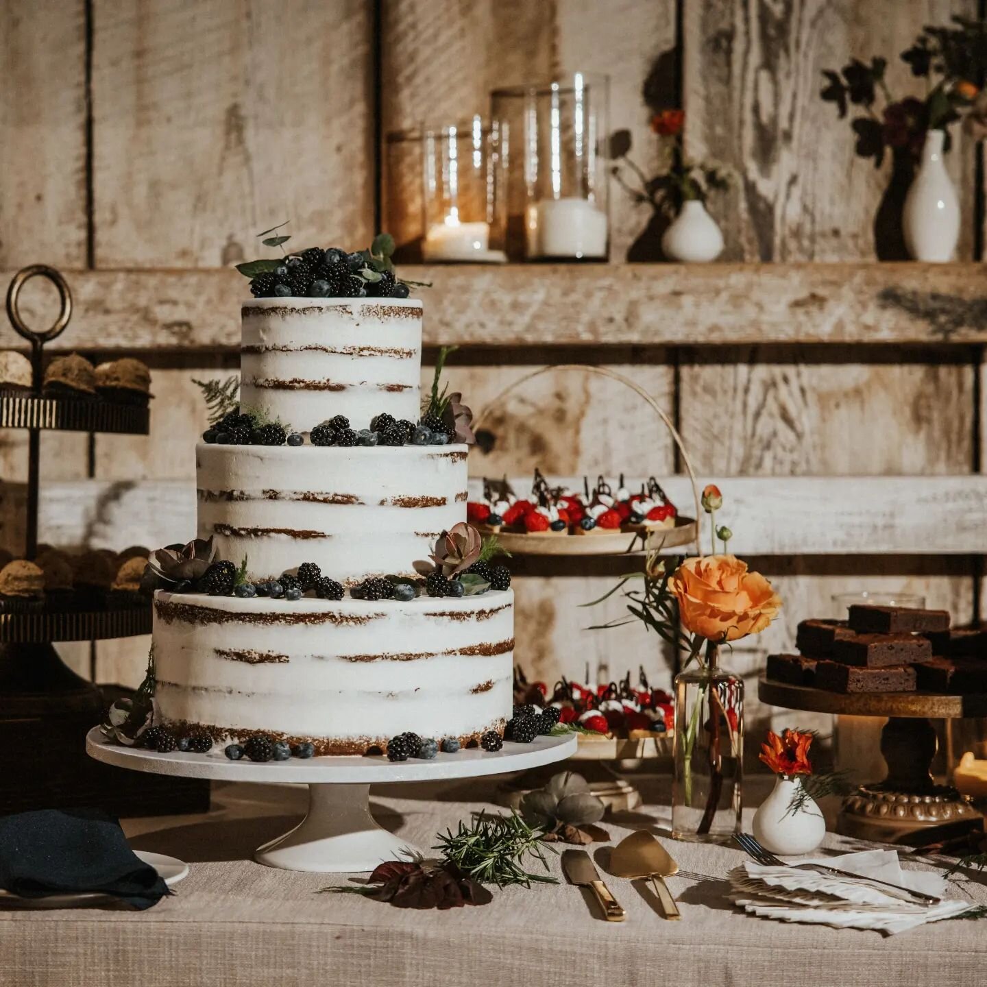 Decadence 🍰

Photo + Video: @lovetribeweddings
Venue + Caterer + Bar: @barnsatcoopermolera
Floral: @bloomgeneration
Music: @vybesociety
Hair + Makeup: @blushmonterey
Rentals + Lighting: @chiceventrentals
Dessert: @freedombakery
Officiant: Rabbi Rosi