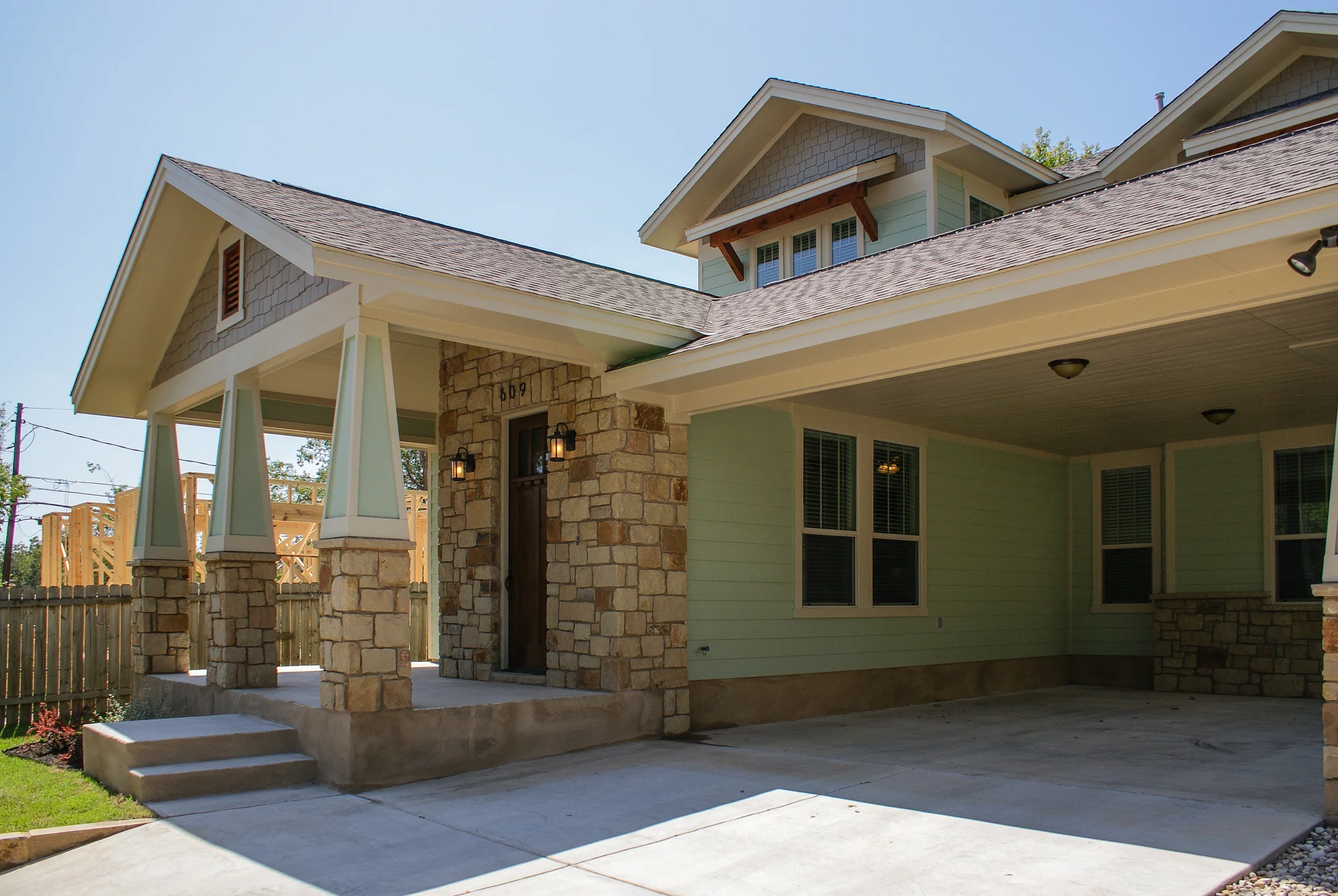 609 W30th ST Residence (9).jpg