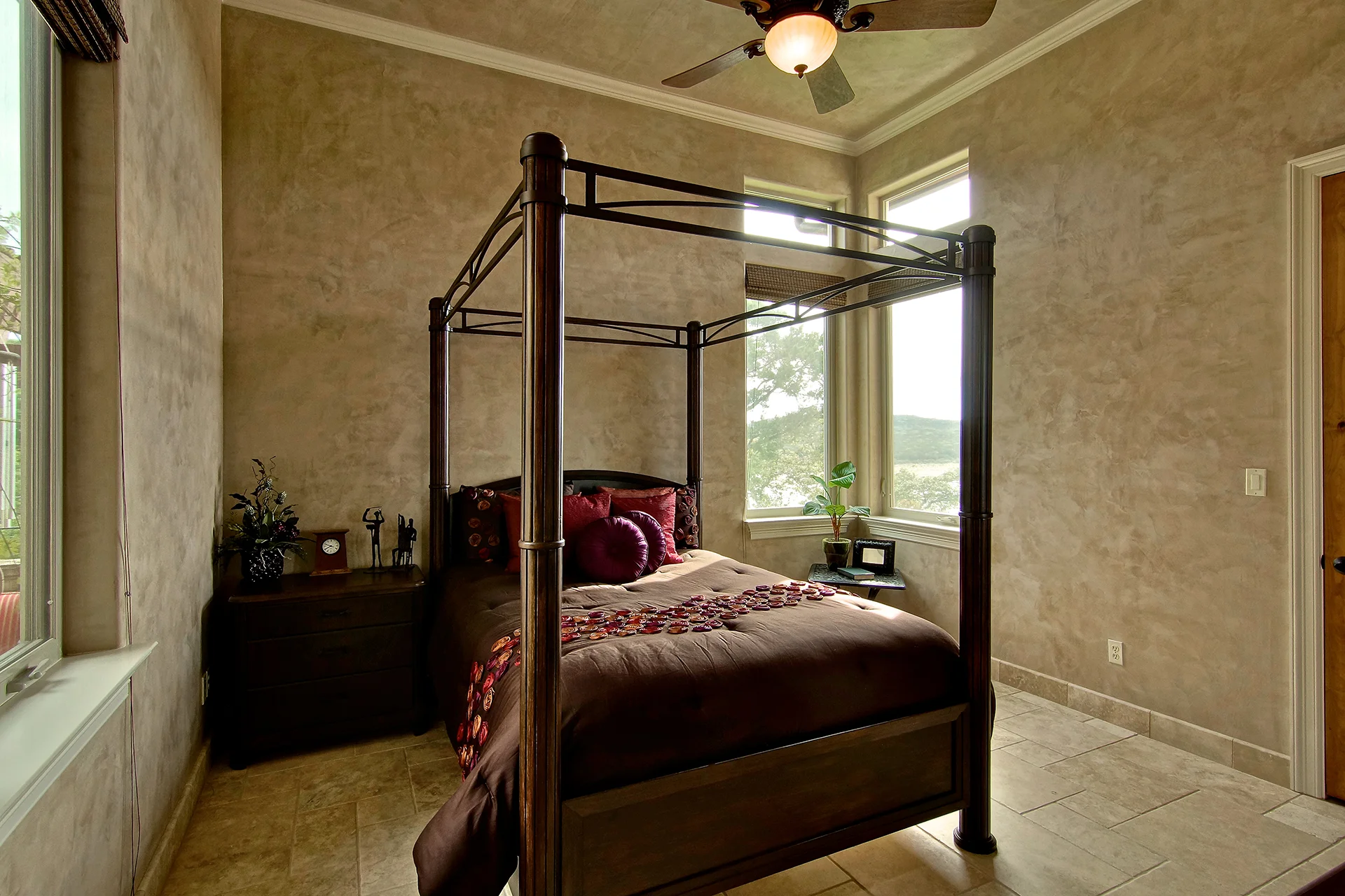 8204 West 066.jpg