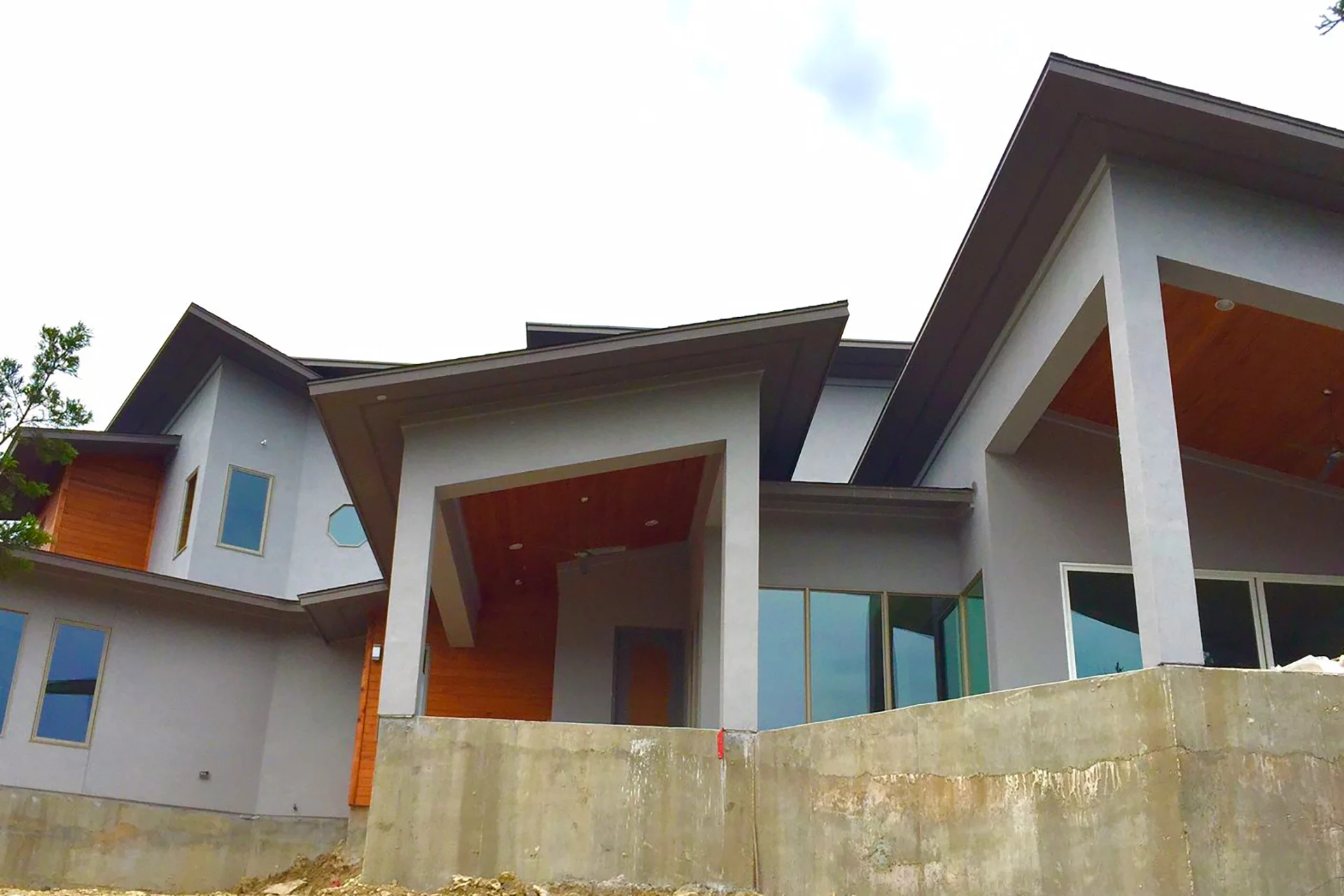 Ext-Rear_02.jpg