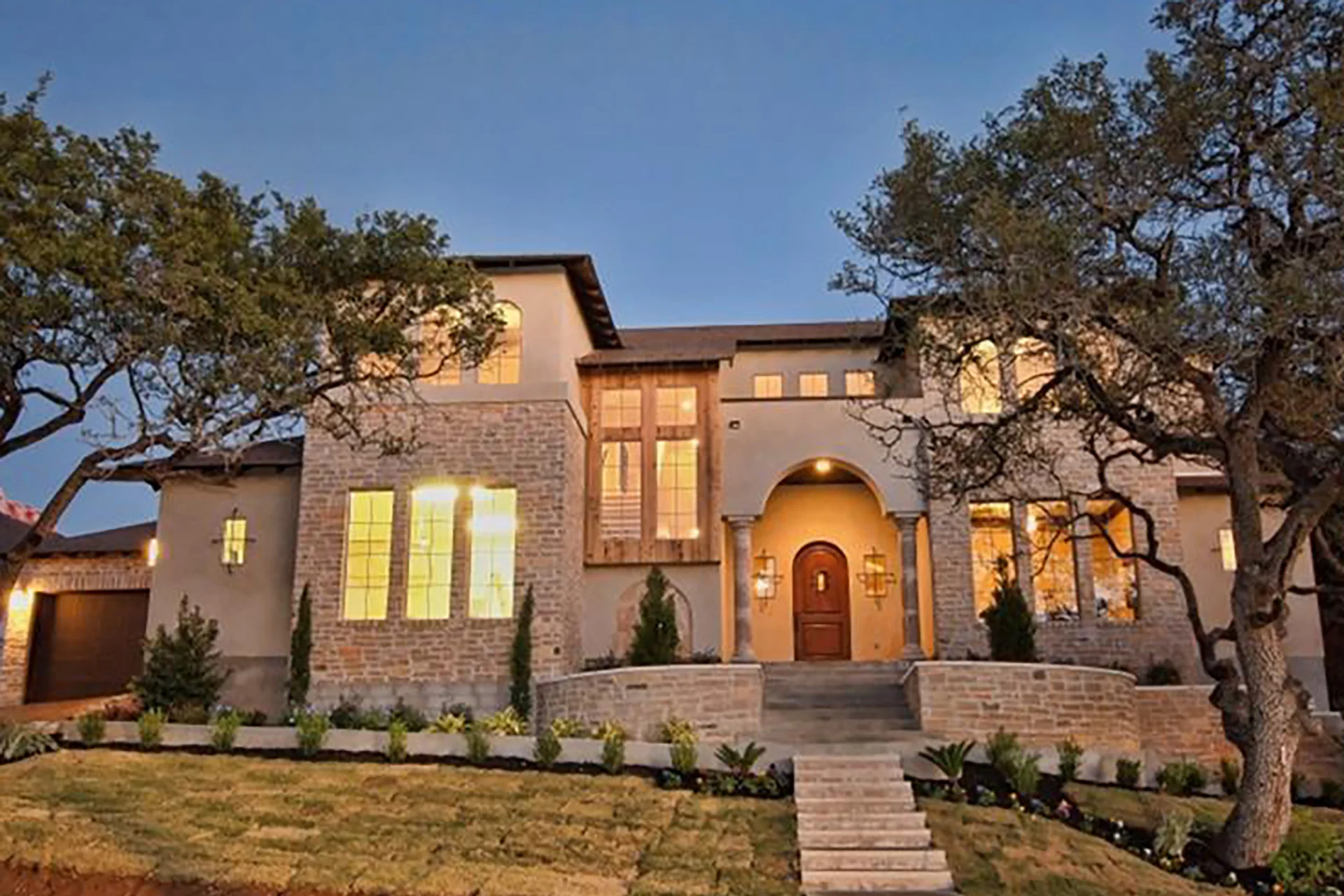 Ext-Front_01.jpg